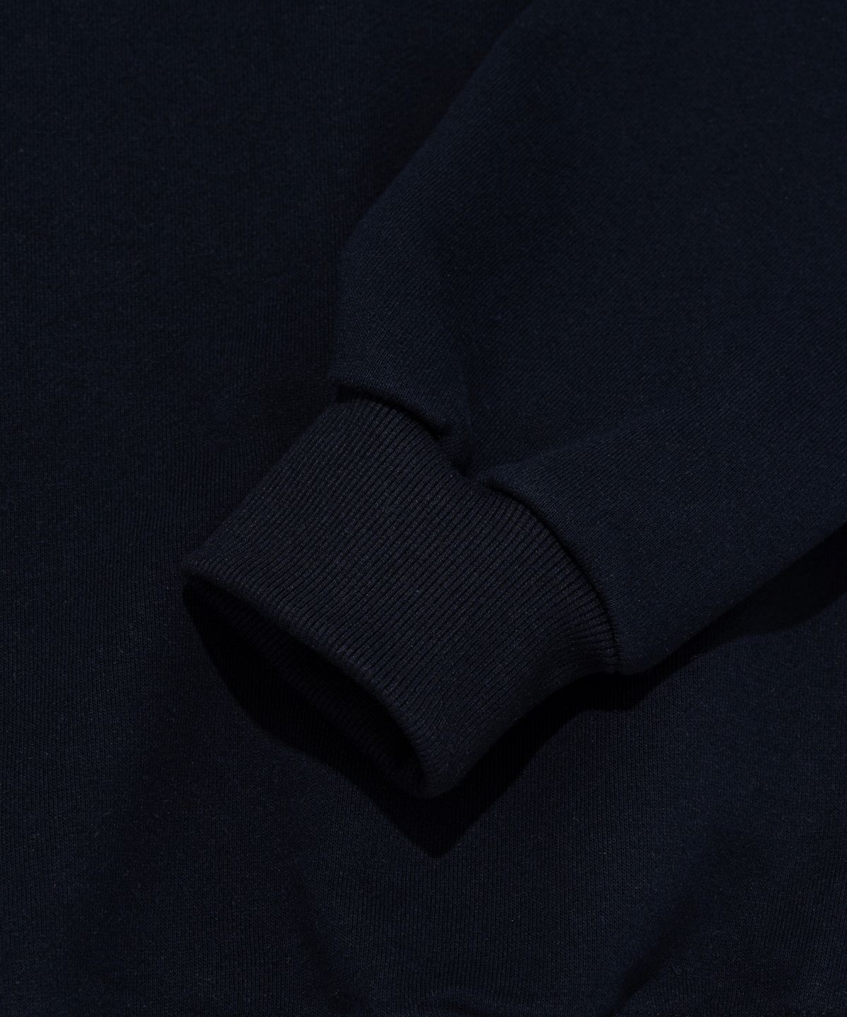 카고브로스 포 우먼(CARGOBROS FOR WOMAN) 빈티지 서클 맨투맨 (네이비)