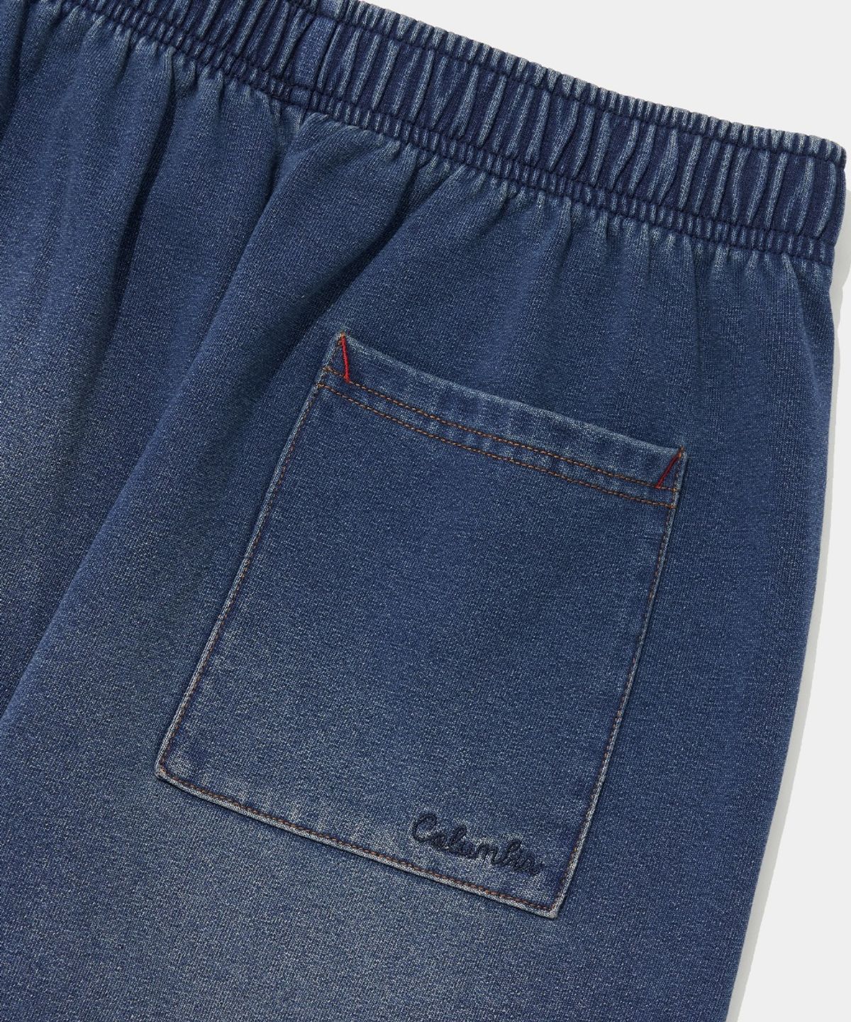 컬럼비아 유니버시티(COLUMBIA UNIVERSITY) CAT WASHED LOOSE-FIT DENIM TERRY SWEATPANTS_MIDNIGHT JEAN