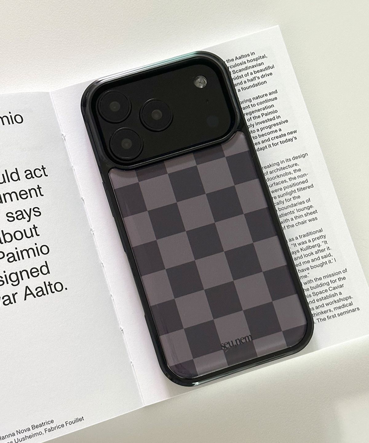 세컨드유니크네임(SECOND UNIQUE NAME) SUN CASE GRAPHIC CHECKER BOARD DEEP GRAY