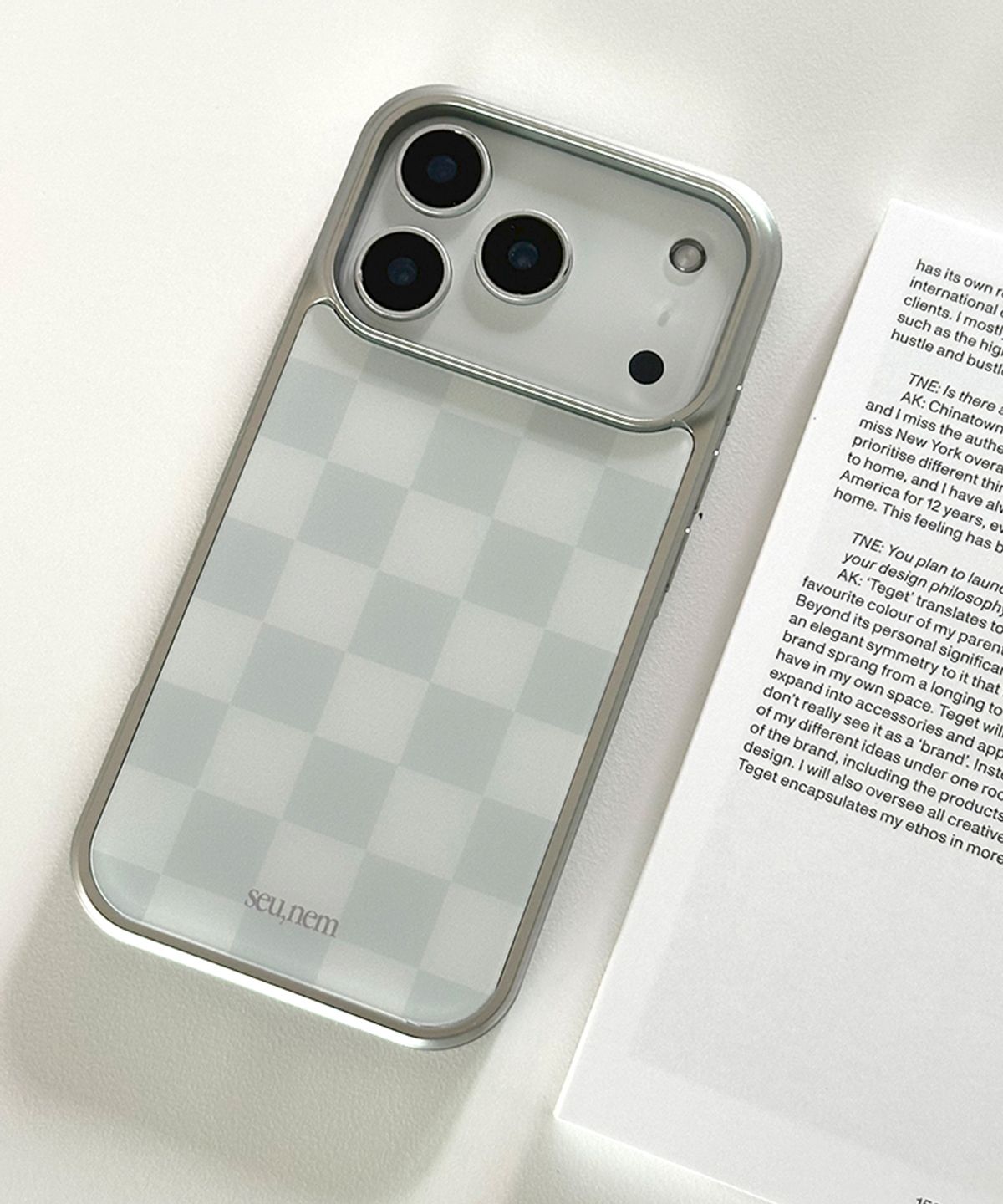 세컨드유니크네임(SECOND UNIQUE NAME) SUN CASE GRAPHIC CHECKER BOARD LIGHT GRAY