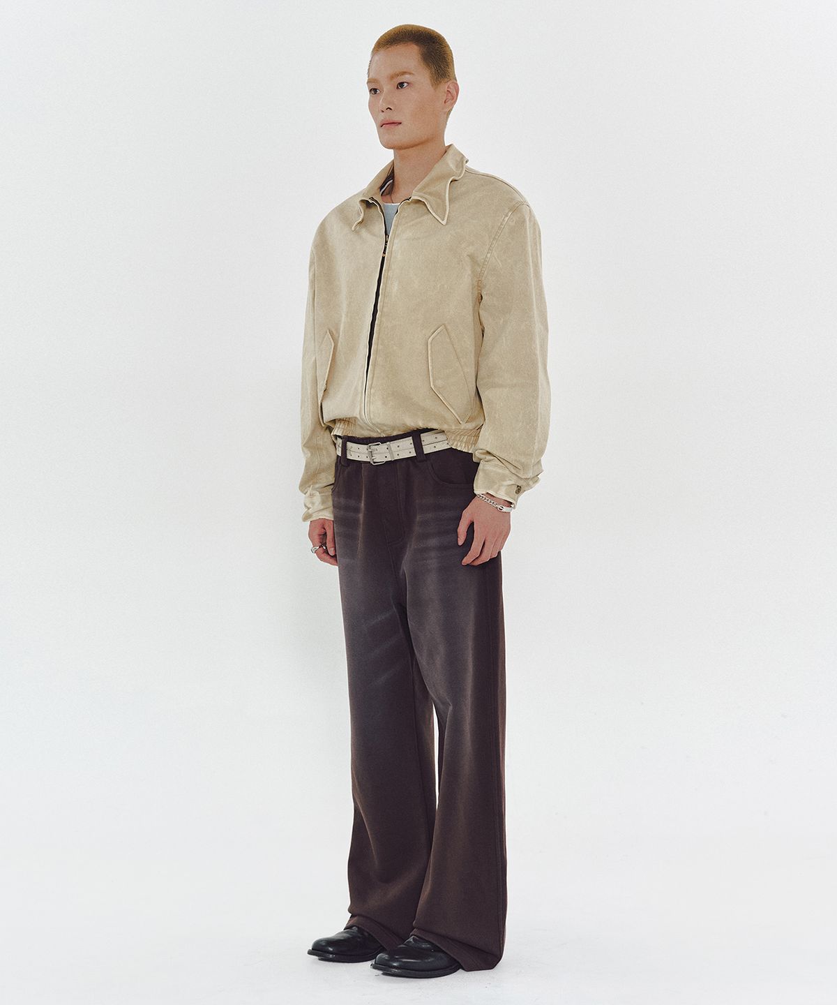 엠엠아이씨(MMIC) DECAY SWEATPANTS (BROWN)