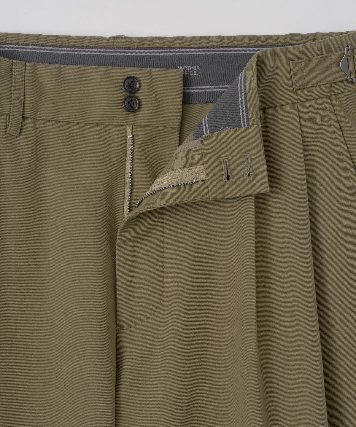 어나더 오피스(ANOTHER OFFICE) [SS] Santiago Chino Pants Flexible (Deep Khaki)
