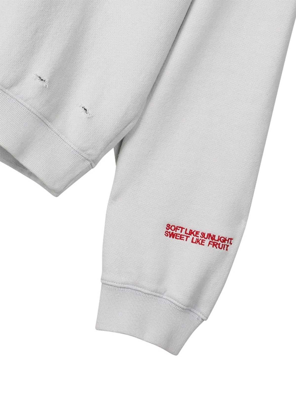 선데이후르츠마켓(SUNDAY FRUIT MARKET) SQUARE APPLE SWEAT CREW SKYBLUE