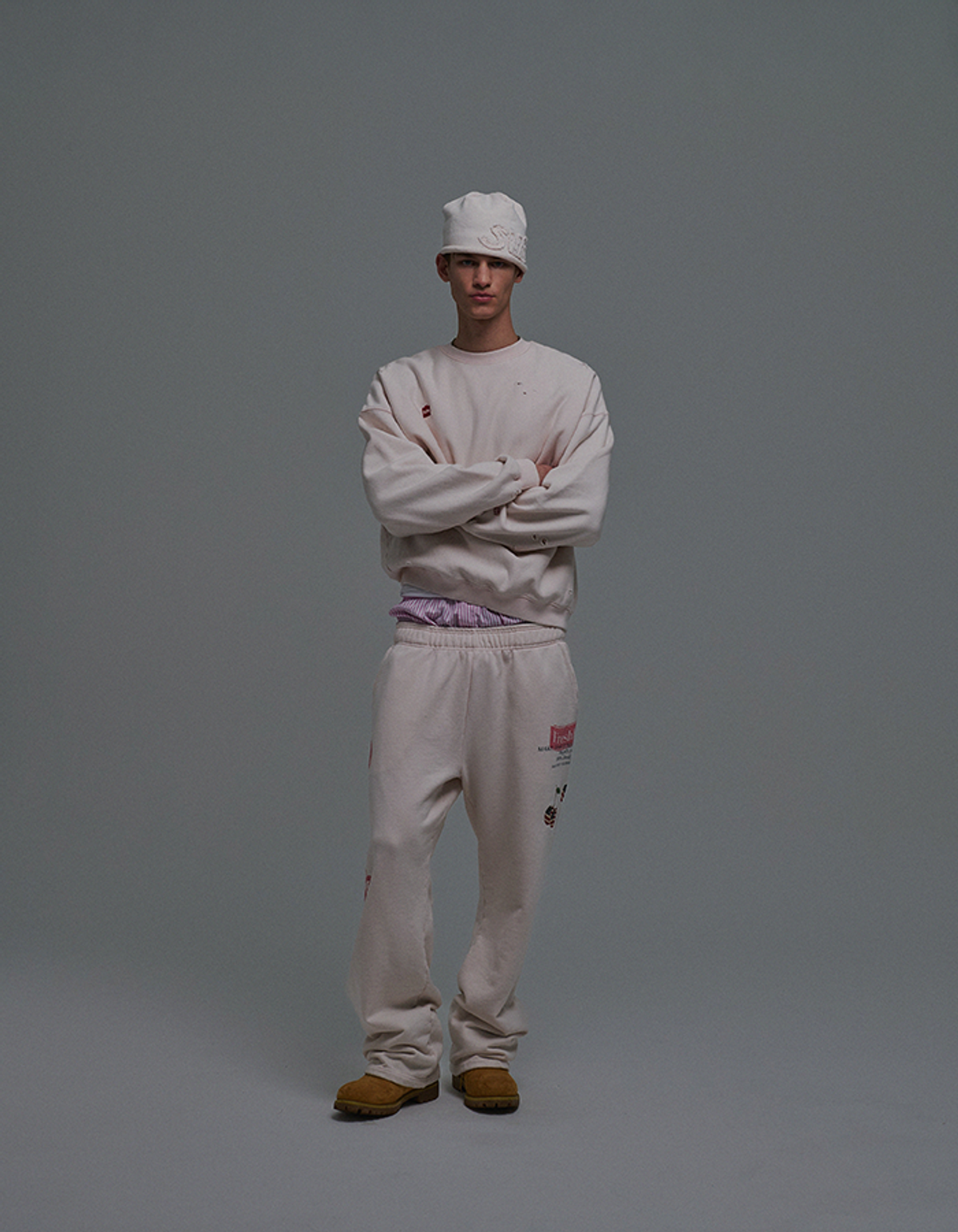 선데이후르츠마켓(SUNDAY FRUIT MARKET) SQUARE APPLE SWEAT CREW PINK