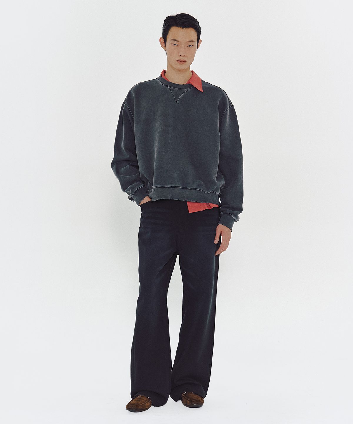엠엠아이씨(MMIC) CRUISER SWEATSHIRT (CHARCOAL)