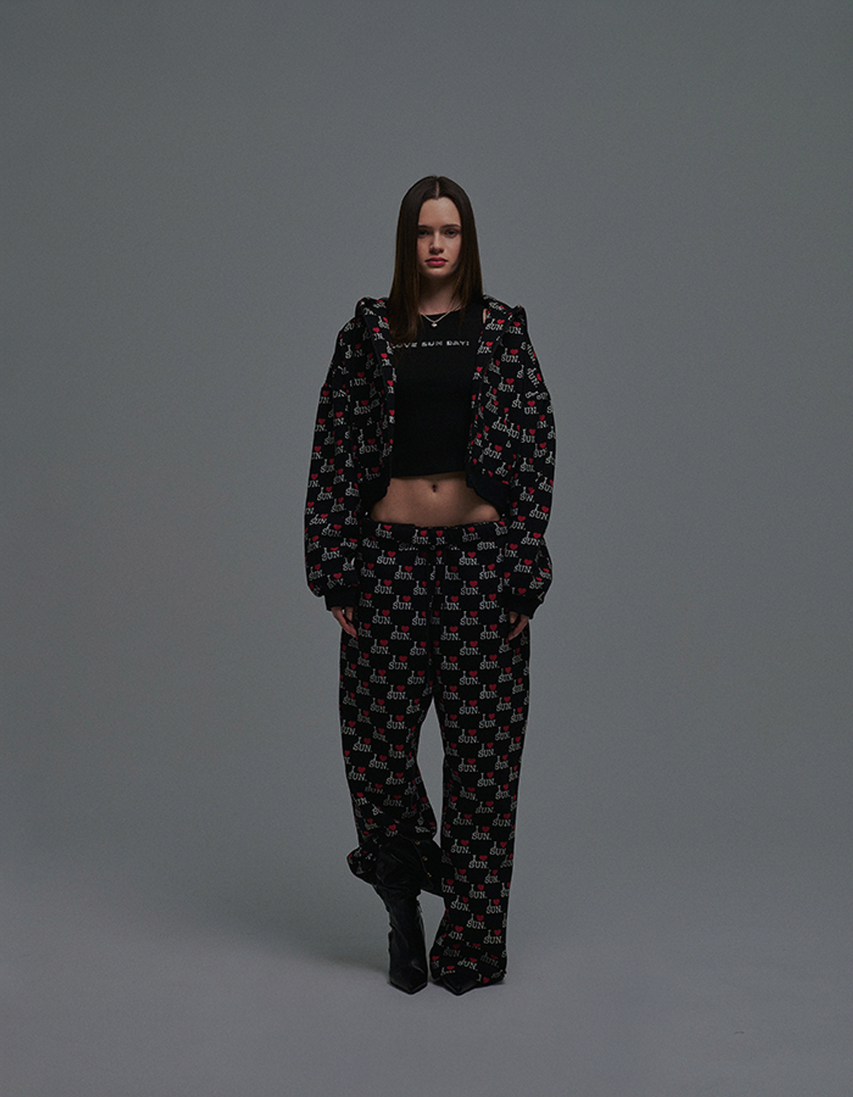 선데이후르츠마켓(SUNDAY FRUIT MARKET) I LOVE SUN SWEATPANTS BLACK
