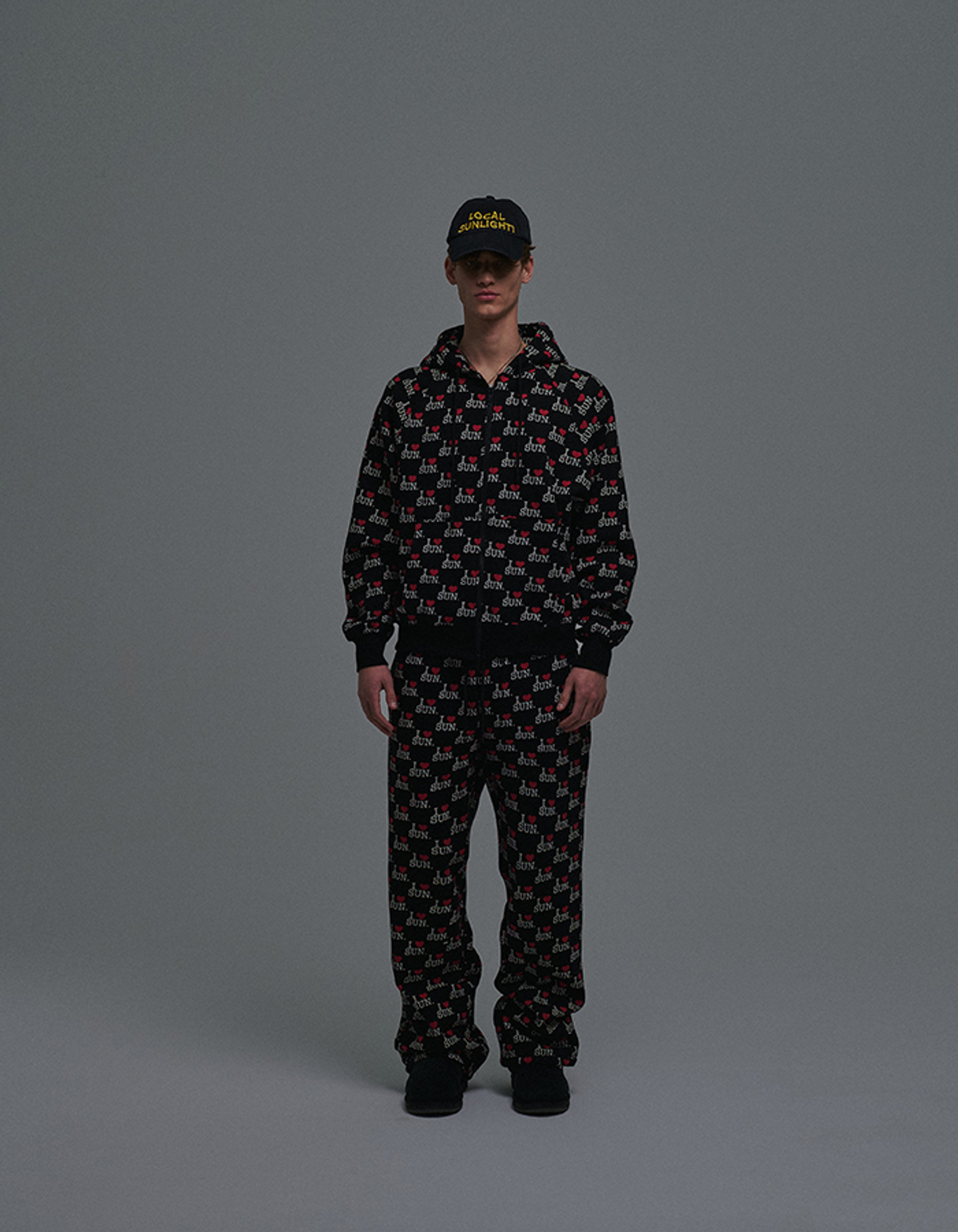 선데이후르츠마켓(SUNDAY FRUIT MARKET) I LOVE SUN SWEATPANTS BLACK