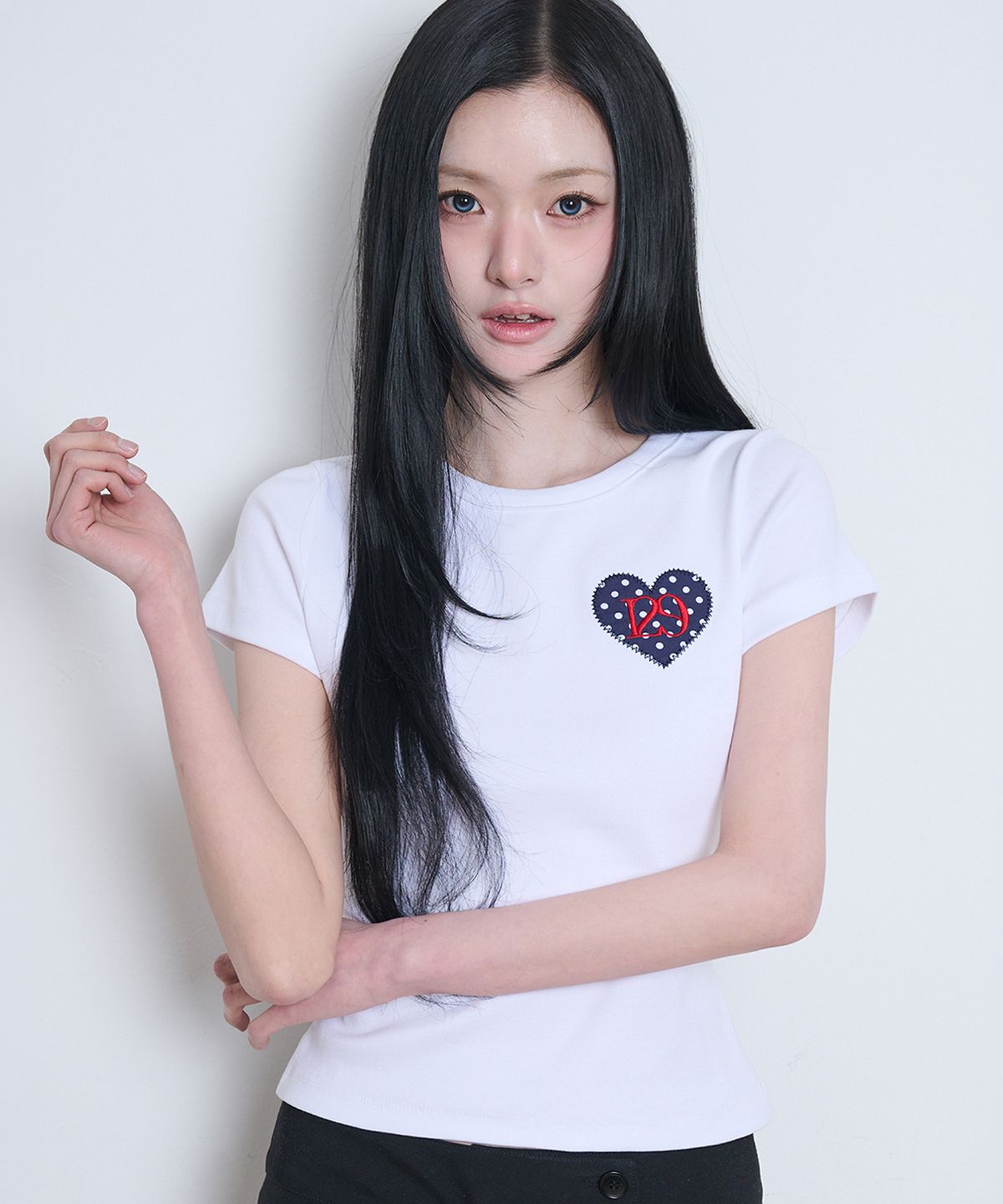 일리고(ILLIGO) 129 도트 핏티드 티셔츠 화이트