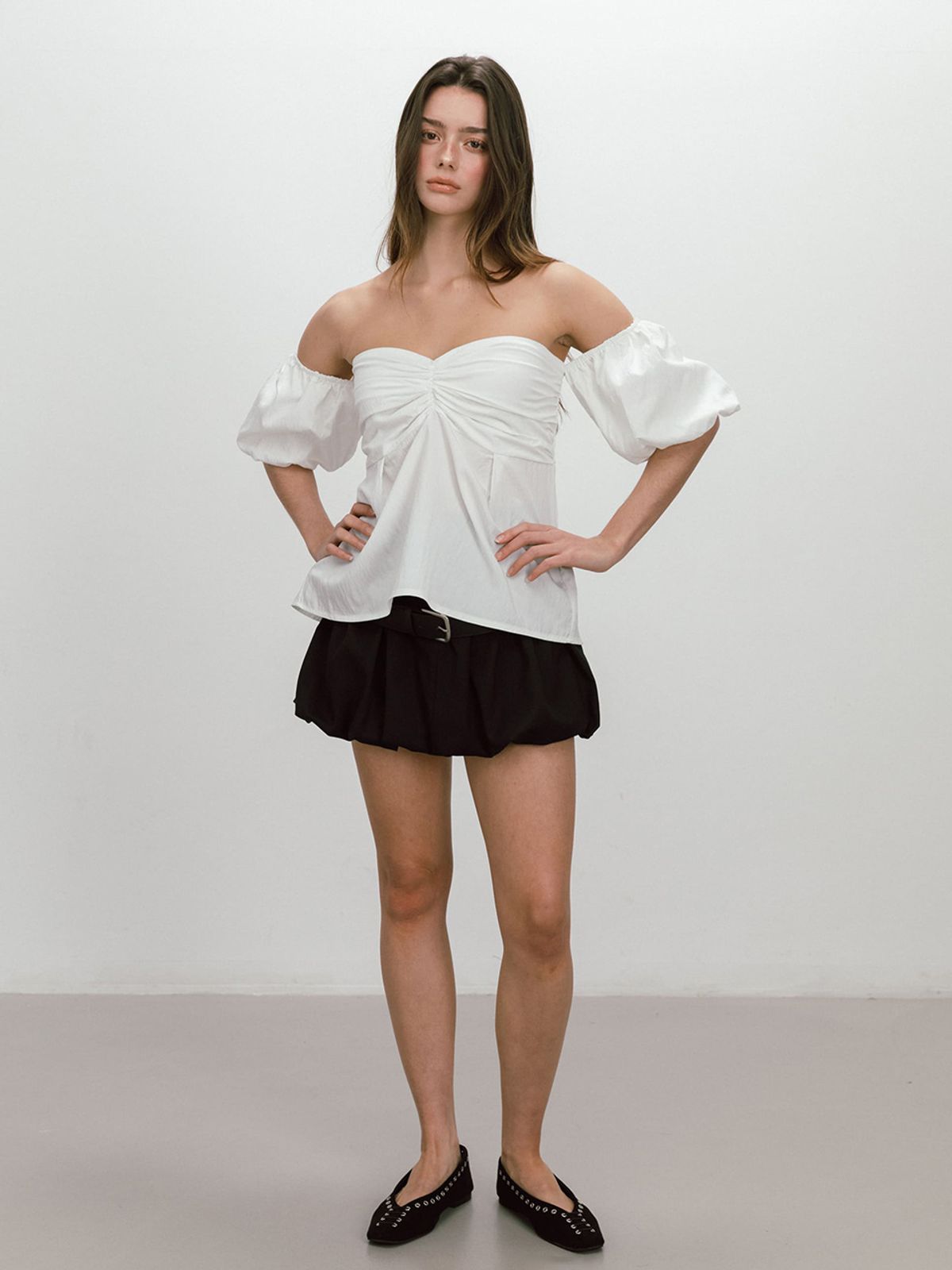 모이페어(MOIFAIRE) PUFF SHIRRING BLOUSE / WHITE
