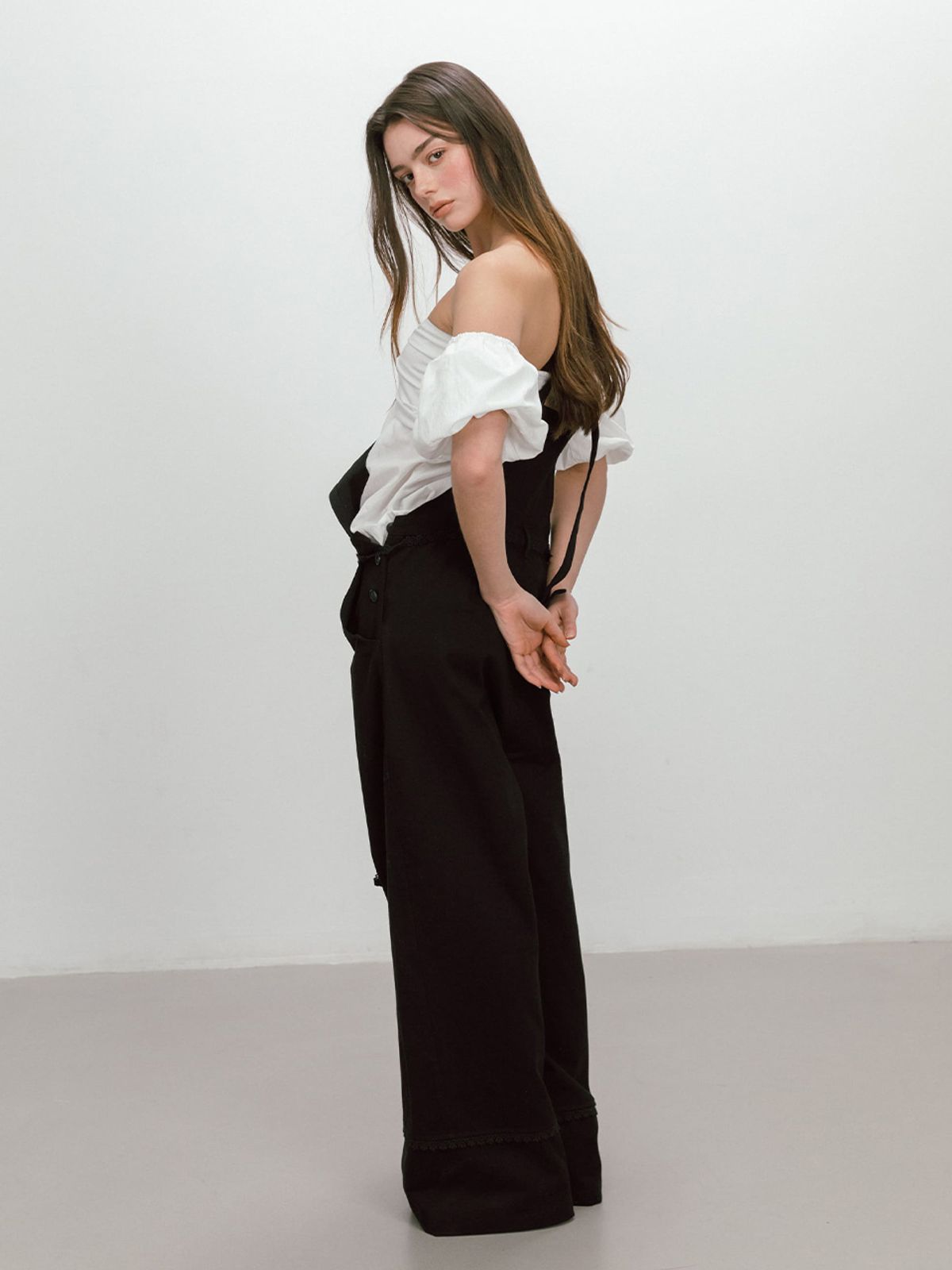 모이페어(MOIFAIRE) PUFF SHIRRING BLOUSE / WHITE