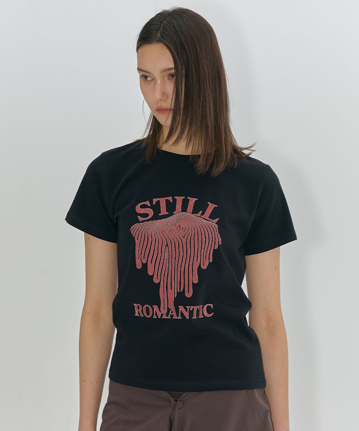 로맨티누어(ROMANTINUER) Still Romantic T-shirt (Black)