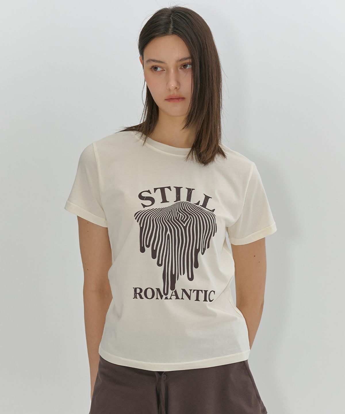 로맨티누어(ROMANTINUER) Still Romantic T-shirt (Ivory)