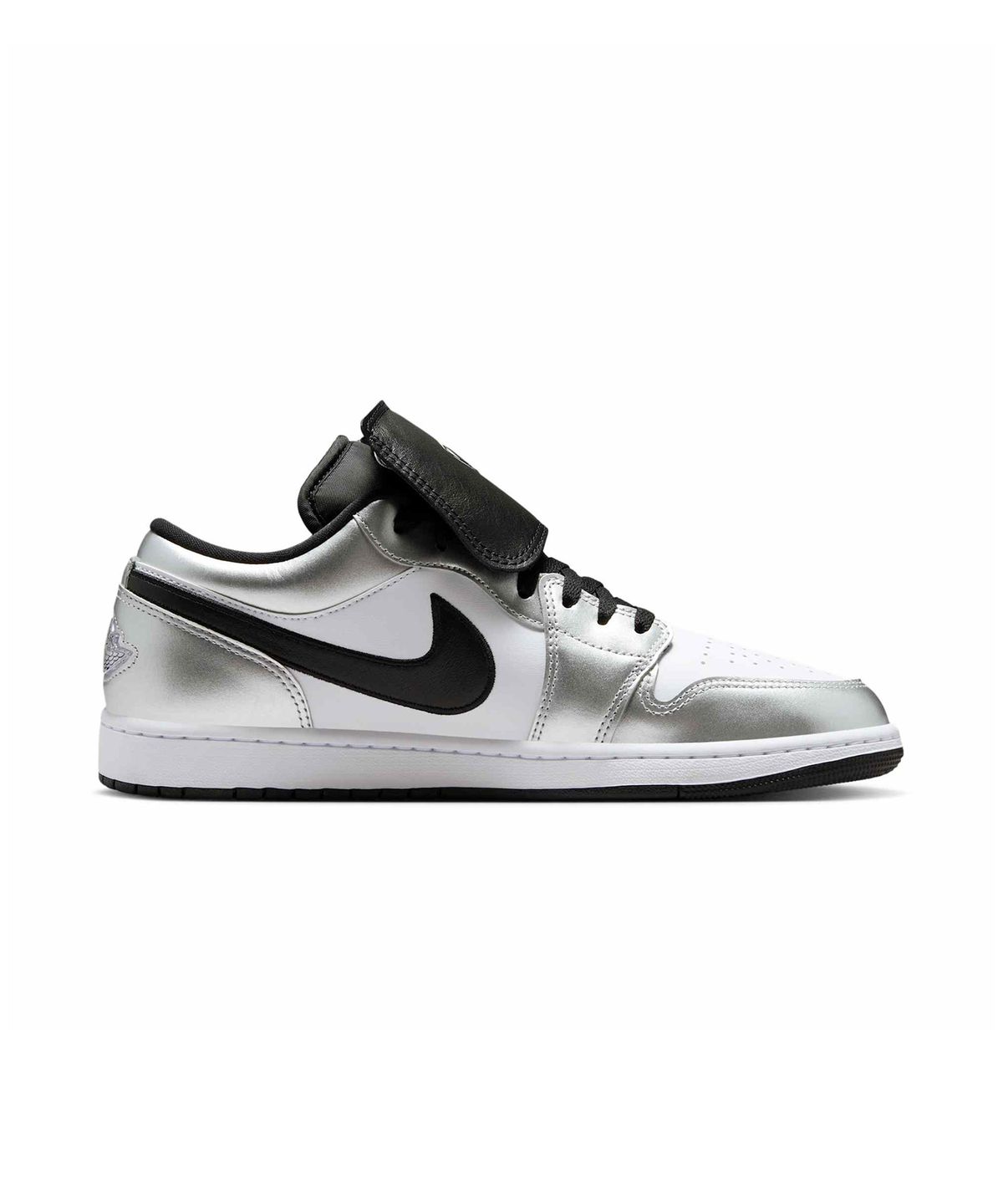 나이키(NIKE) 에어 조던 1 로우 SE M - 화이트::메탈릭 실버:블랙 / IR2278-100