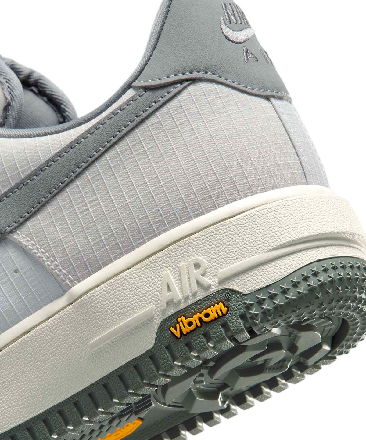 나이키(NIKE) 에어 포스 1 07 LX Vibram® M - 서밋 화이트:라이트 본:스피드 옐로우:스모크 그레이 / IH1943-100
