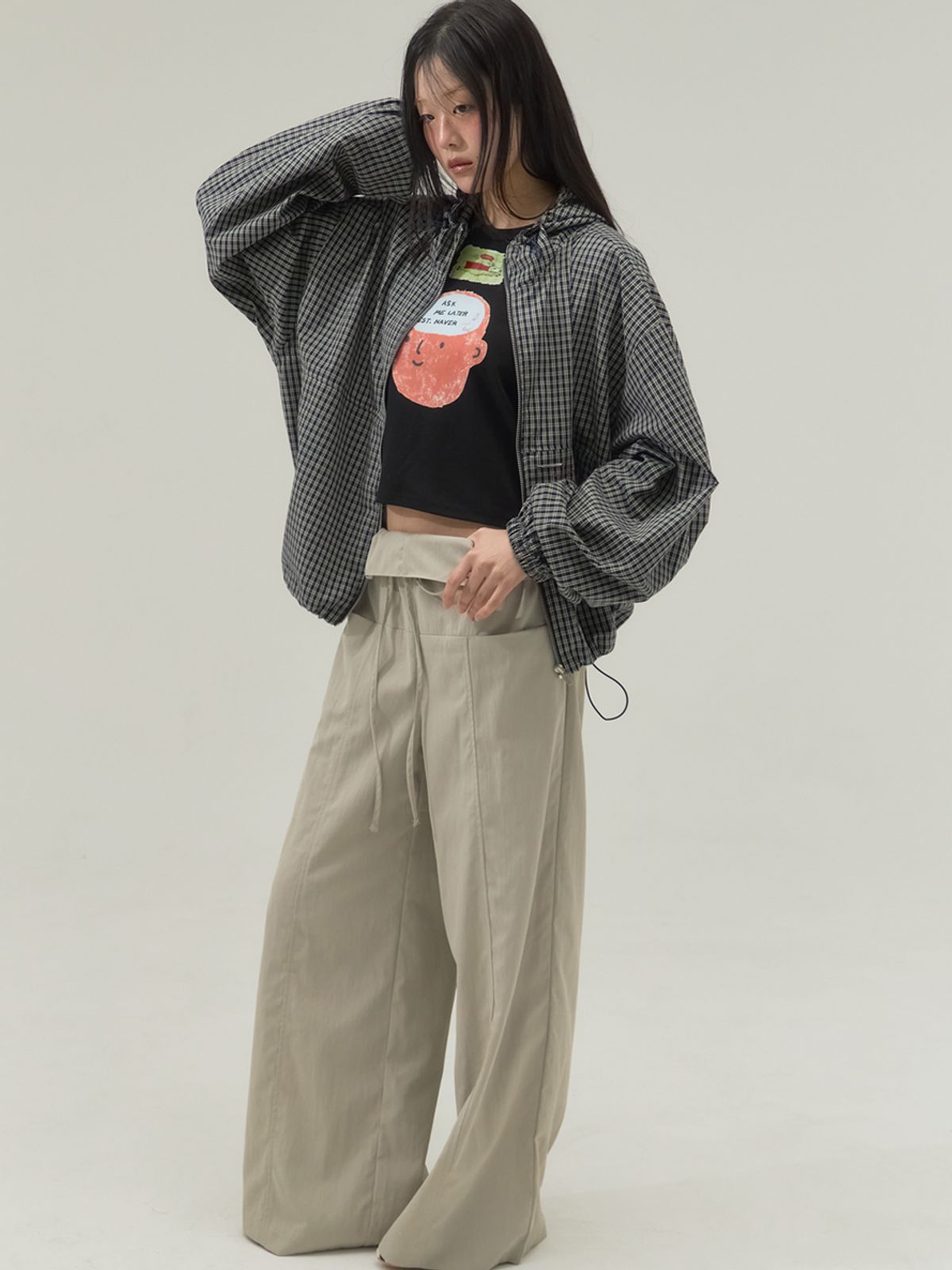 쏘리, 투 머치 러브(SORRY, TOO MUCH LOVE) Gingham Hooded Windbreaker Blouson_Navy