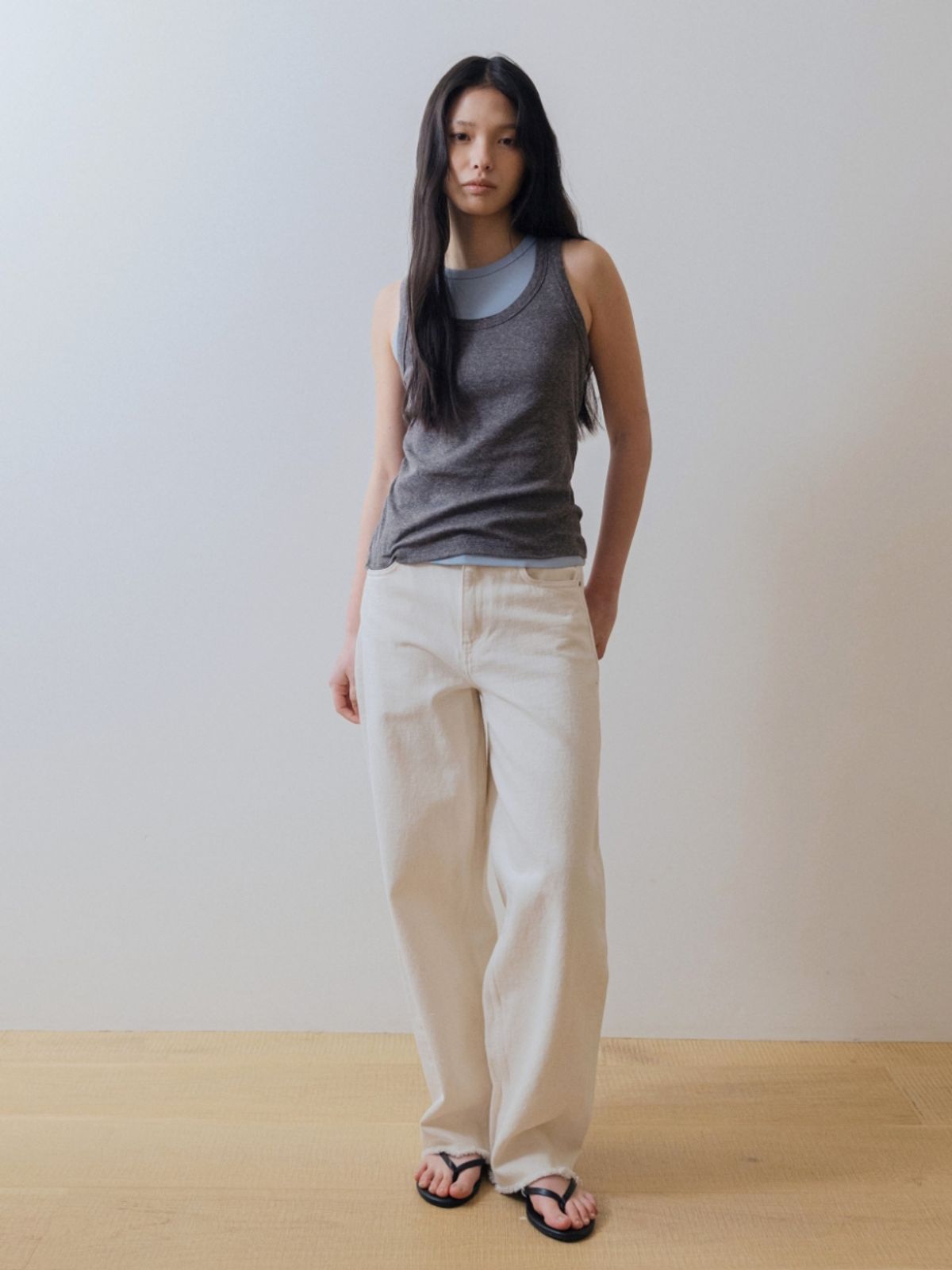 어나우트(UNNOUT) HALTER NECK COTTON SLEEVELESS SHIRT SKY
