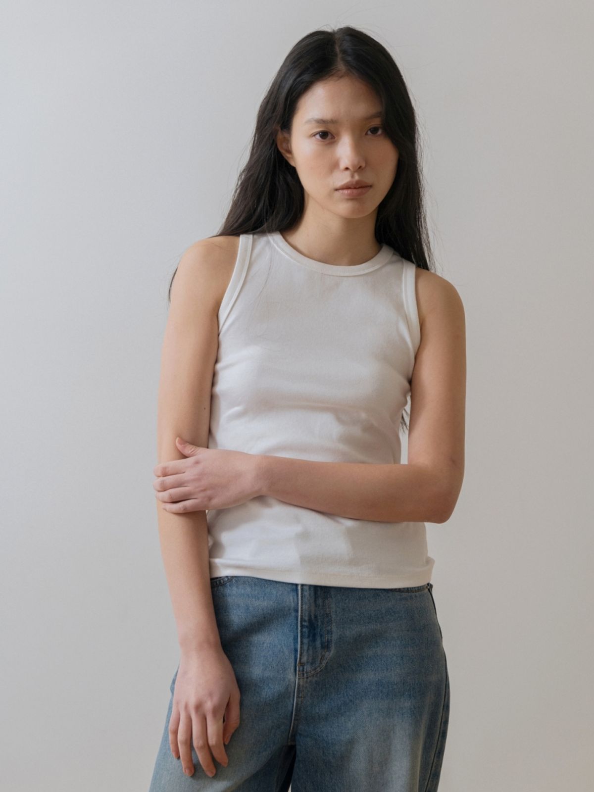 어나우트(UNNOUT) HALTER NECK COTTON SLEEVELESS SHIRT WHITE