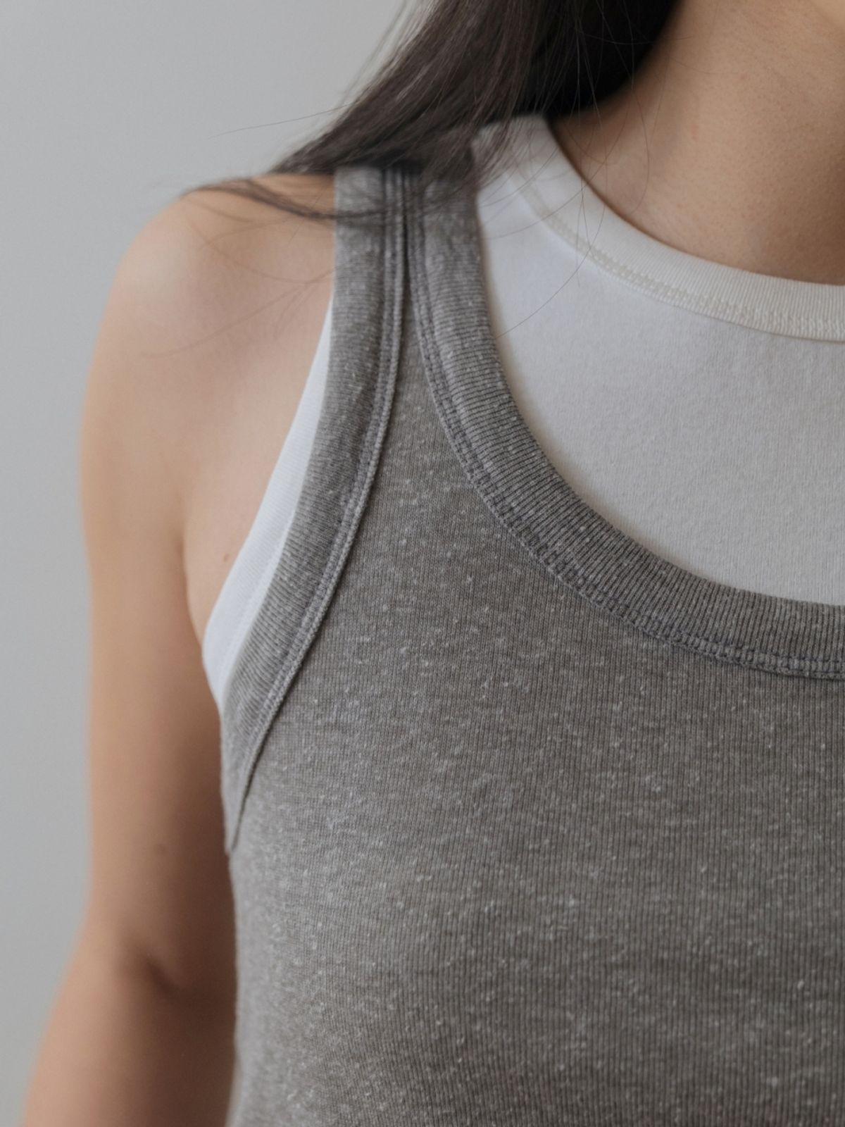어나우트(UNNOUT) HALTER NECK COTTON SLEEVELESS SHIRT WHITE