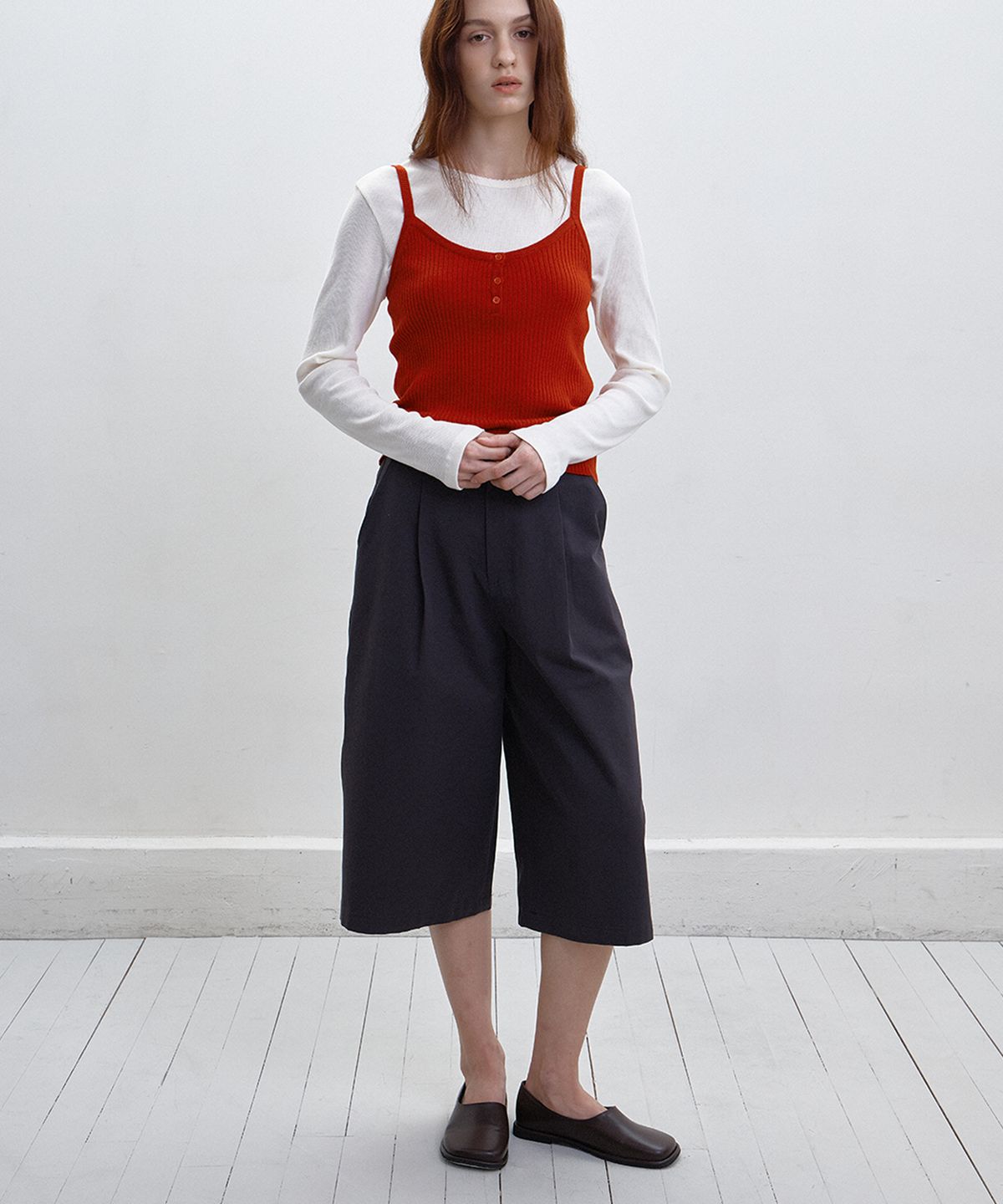 벗튼(BUT'TON) Bird Bermuda Pants(Chacoal)