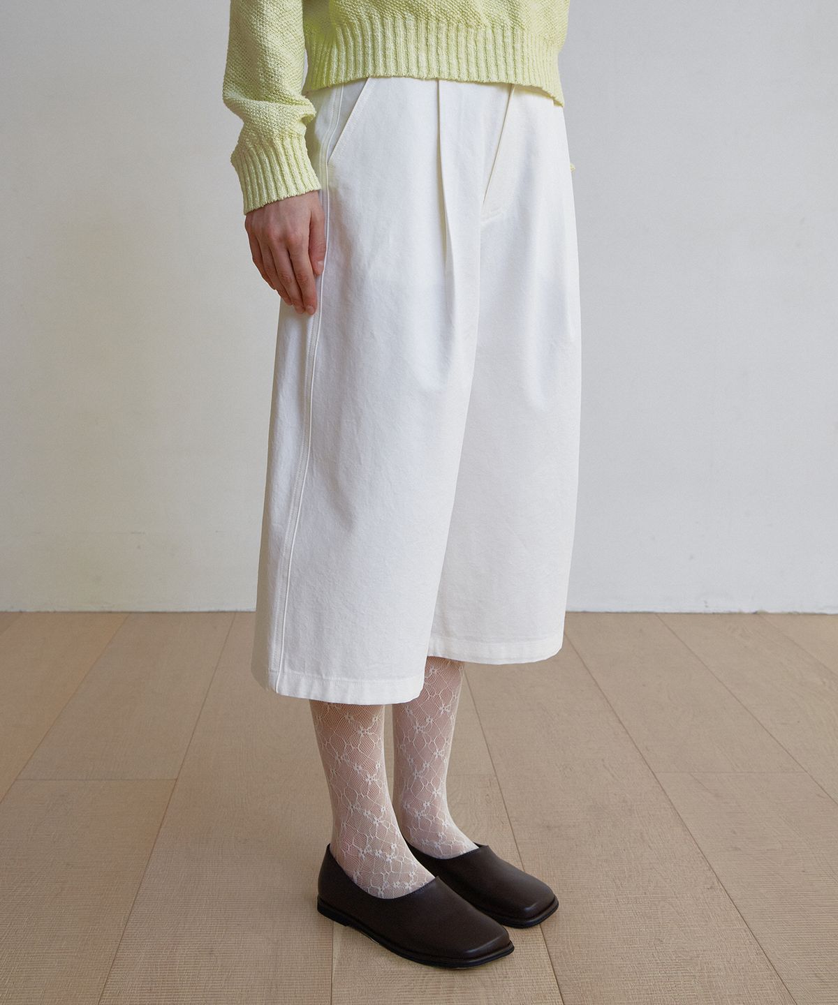 벗튼(BUT'TON) Bird Bermuda Pants(Ivory)
