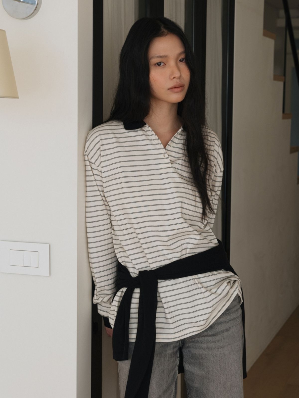 어나우트(UNNOUT) MINIMAL COLLARED T-SHIRT BLACK
