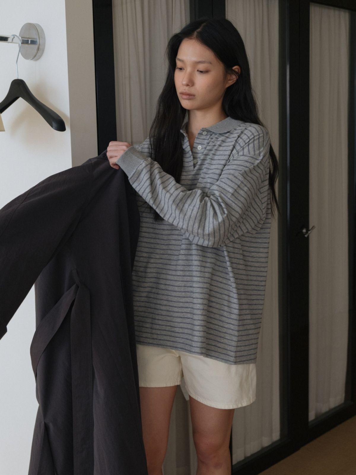 어나우트(UNNOUT) MINIMAL COLLARED T-SHIRT GREY