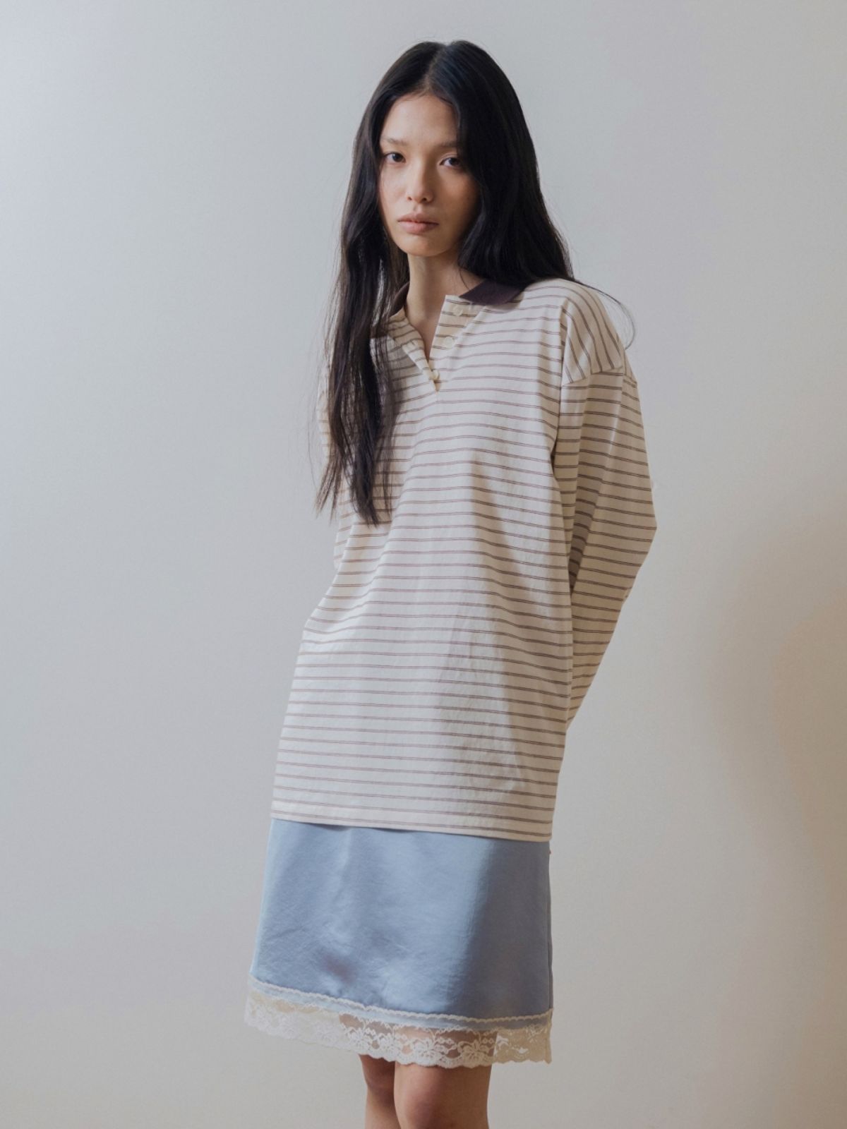 어나우트(UNNOUT) SILKY LINGERIE SKIRT SKY