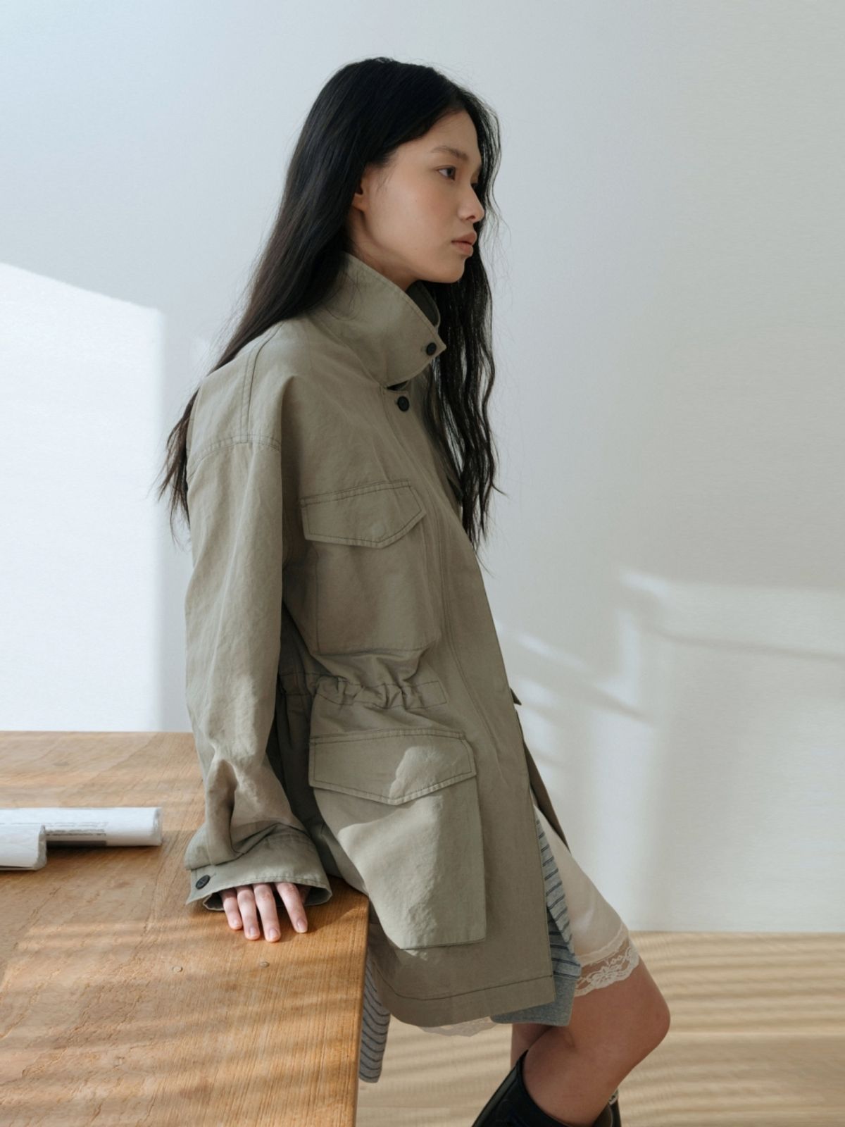어나우트(UNNOUT) LINEN UTILITY HALF COAT KHAKI