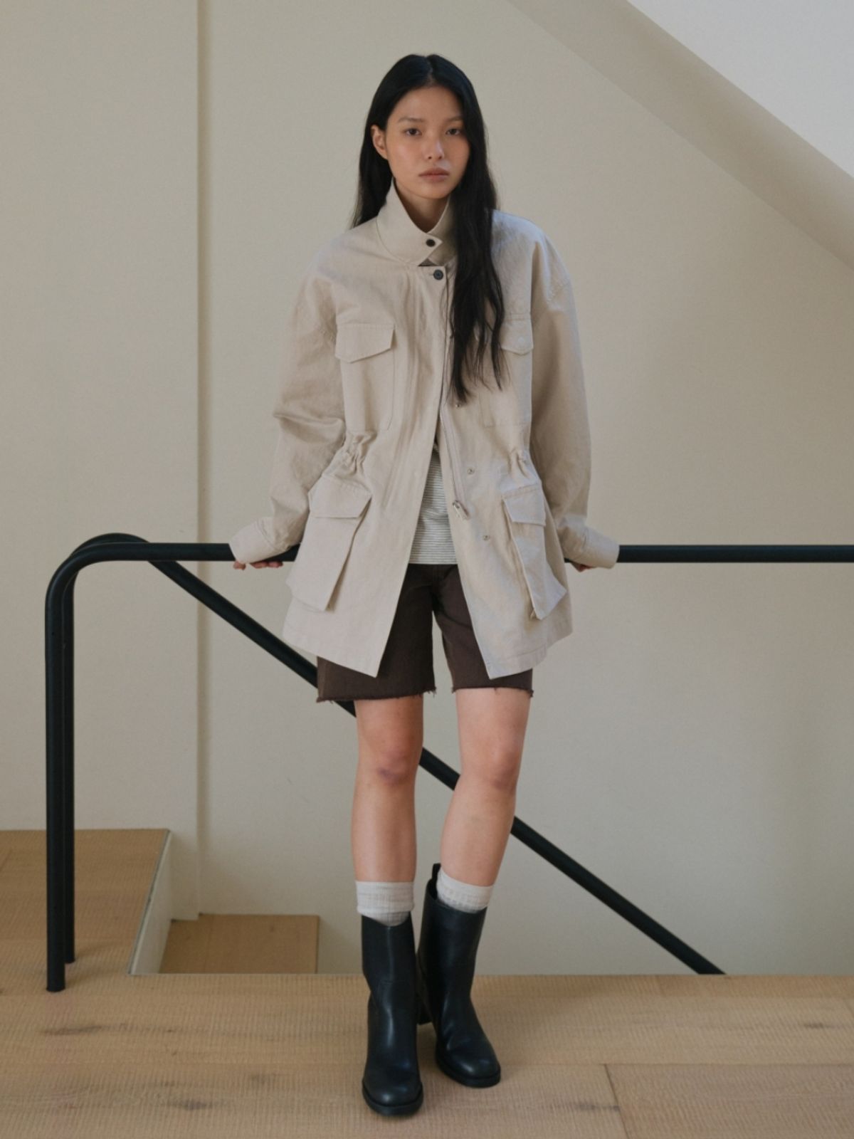 어나우트(UNNOUT) LINEN UTILITY HALF COAT BEIGE