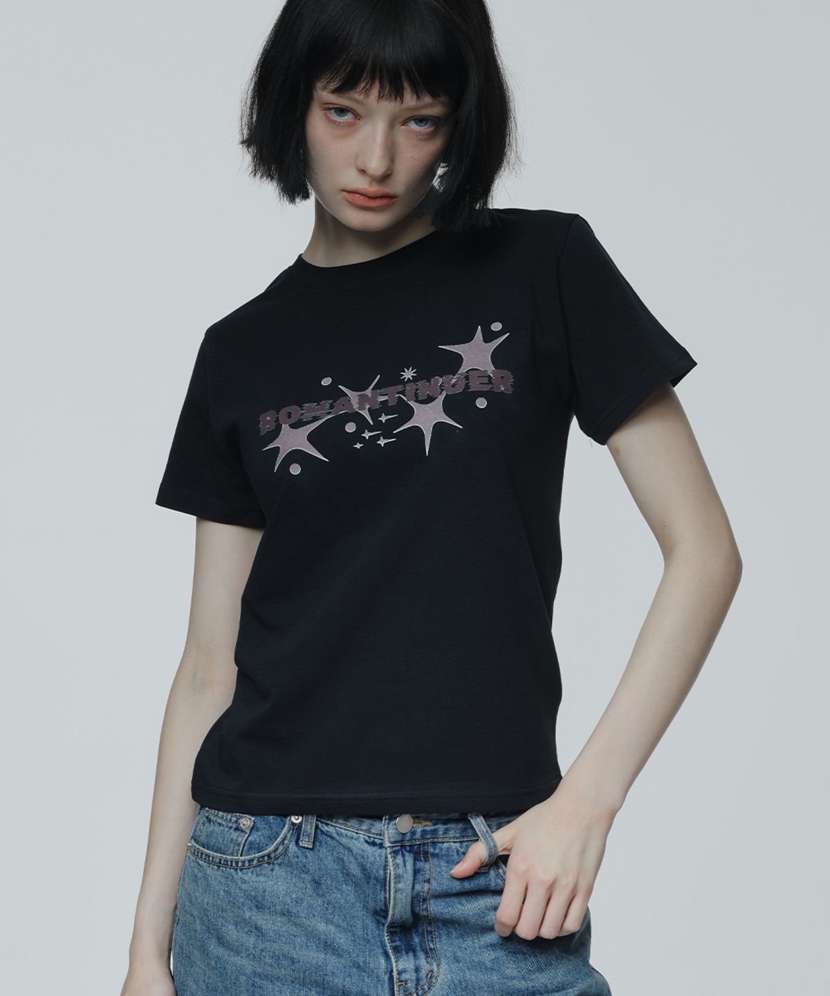 로맨티누어(ROMANTINUER) Logo Spark T-Shirt (Black)