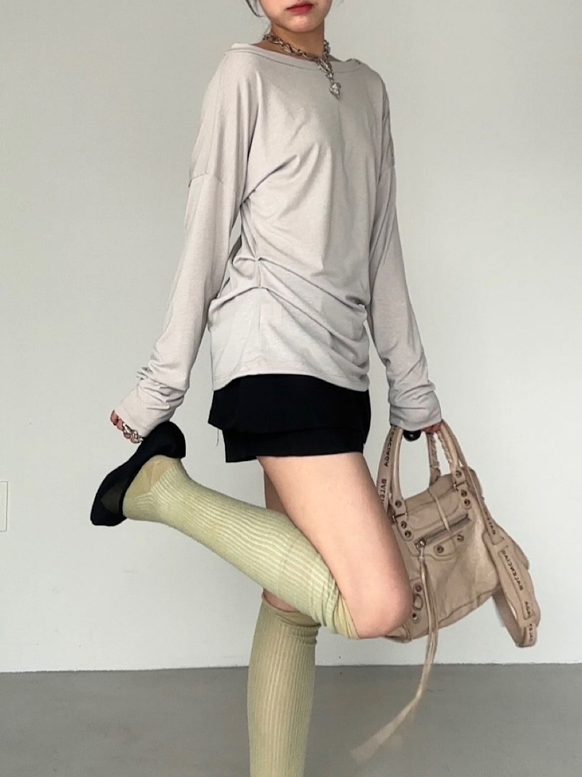 아포엠(APOEM) Snap Off-Shoulder Sleeve (3C)