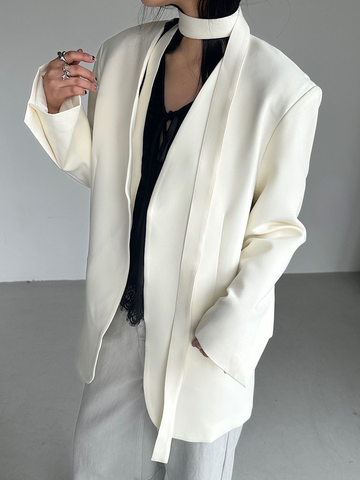 아포엠(APOEM) Tie Detail Blazer - 2colors