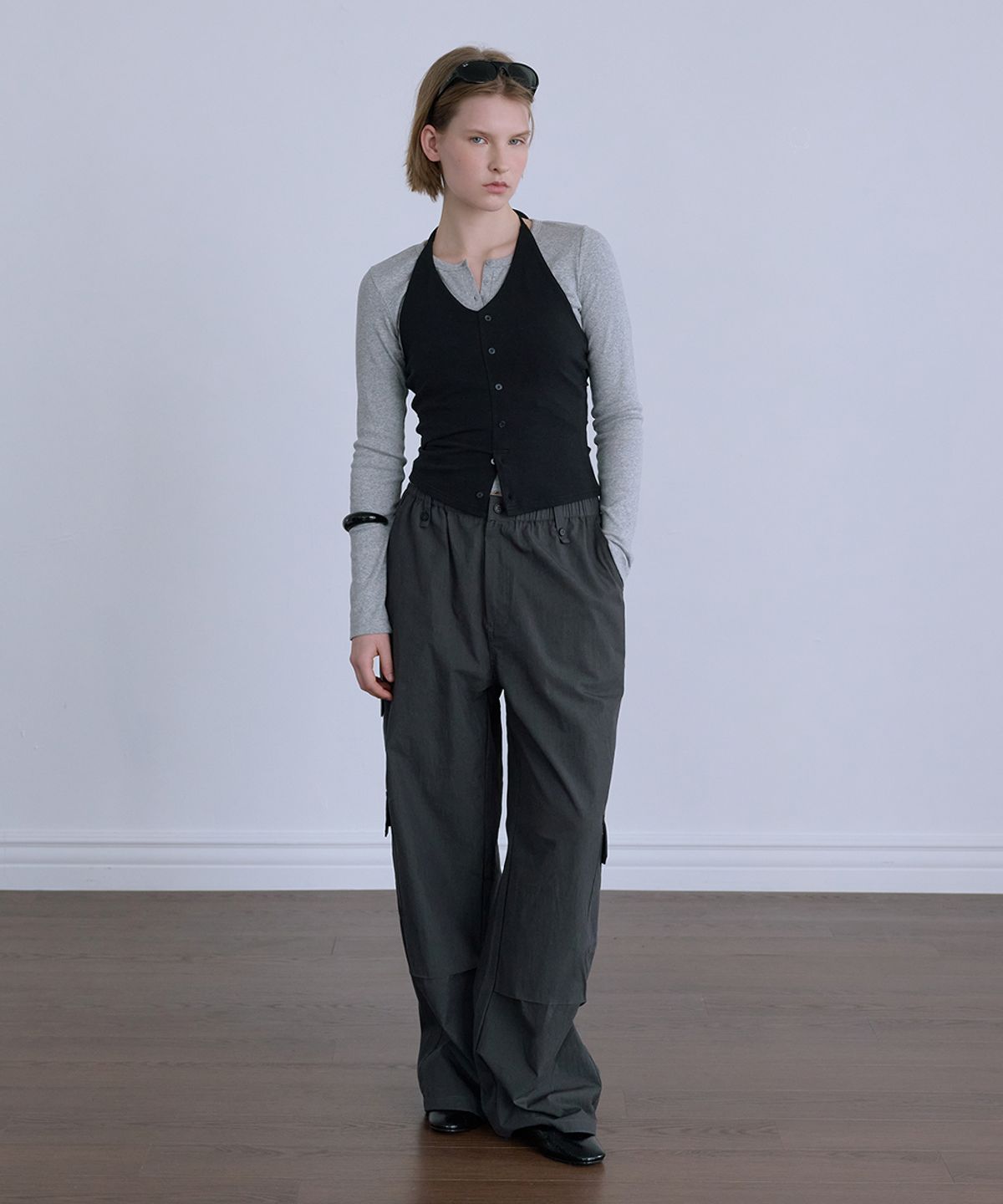 애프터아워즈(AFTERHOURS) WASHED COTTON CARGO PANTS (CHARCOAL)