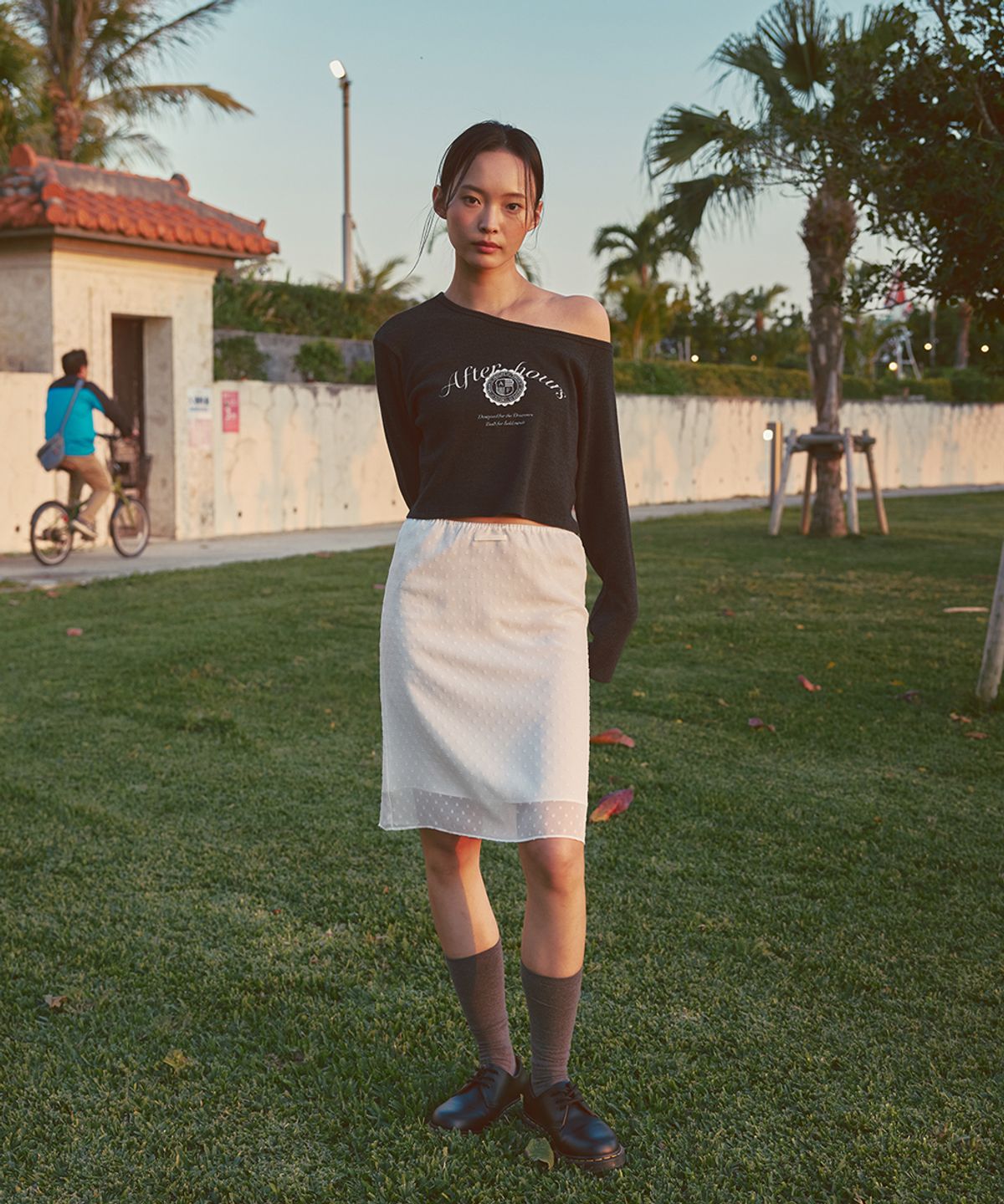 애프터아워즈(AFTERHOURS) GRAPHIC ONE SHOULDER WAFFLE TOP (CHARCOAL)