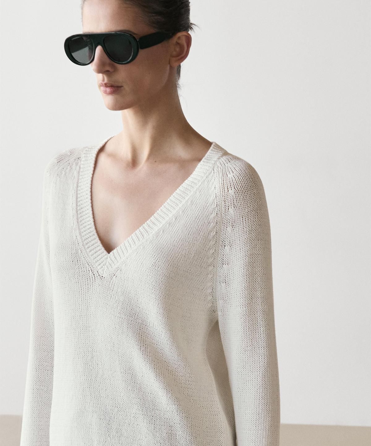 마시모두띠(MASSIMO DUTTI) 코튼 블렌드 브이넥 니트 스웨터