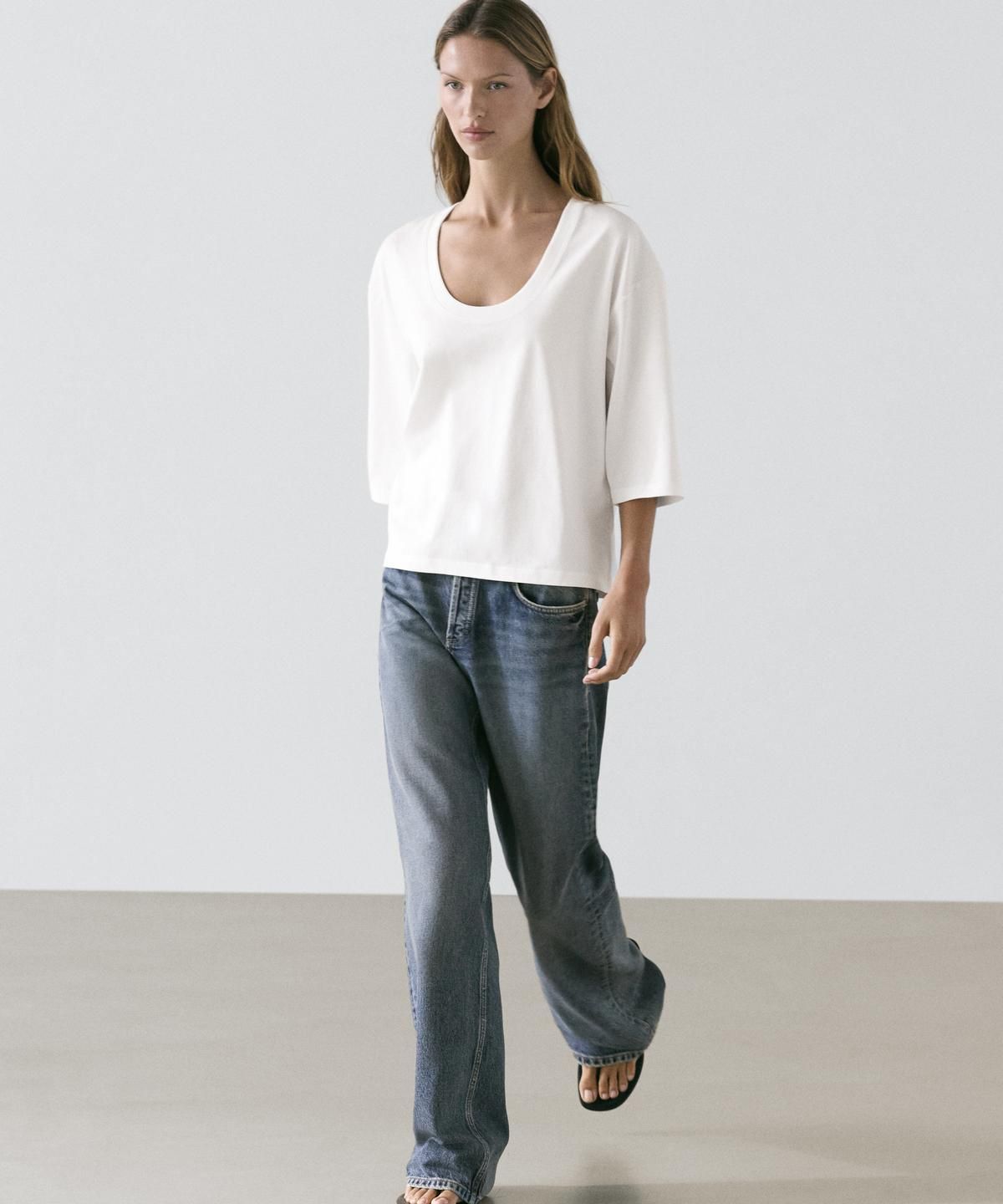 마시모두띠(MASSIMO DUTTI) 100% 코튼 라운드넥 티셔츠