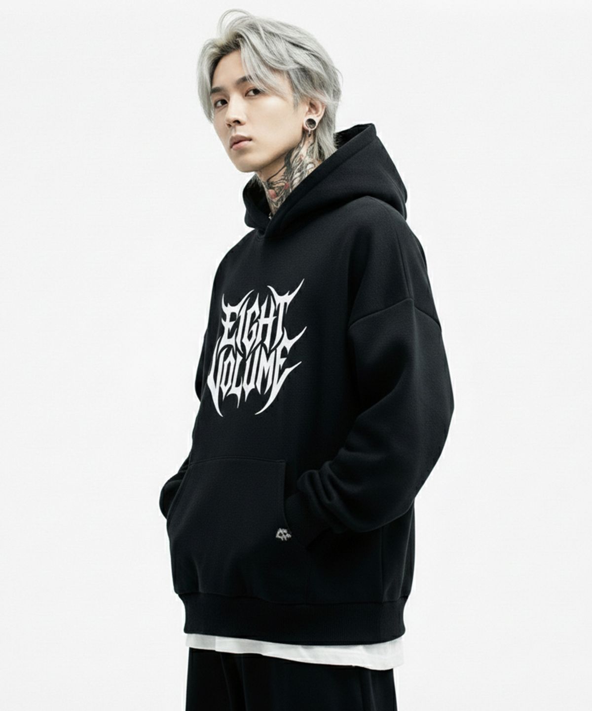 에잇볼륨(EIGHTVOLUME) EV 메탈 로고 3단 쭈리 오버핏 후드 (블랙)