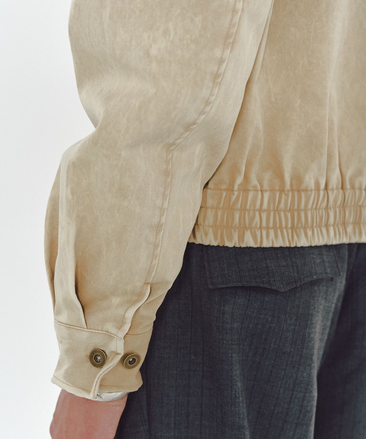 엠엠아이씨(MMIC) VOID BLOUSON (BEIGE)