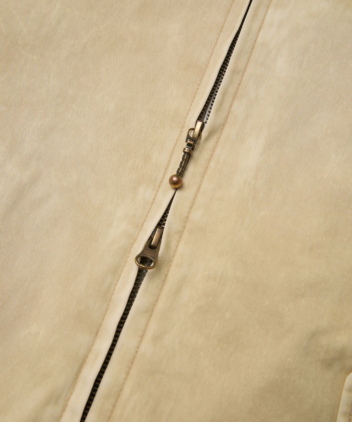 엠엠아이씨(MMIC) VOID BLOUSON (BEIGE)
