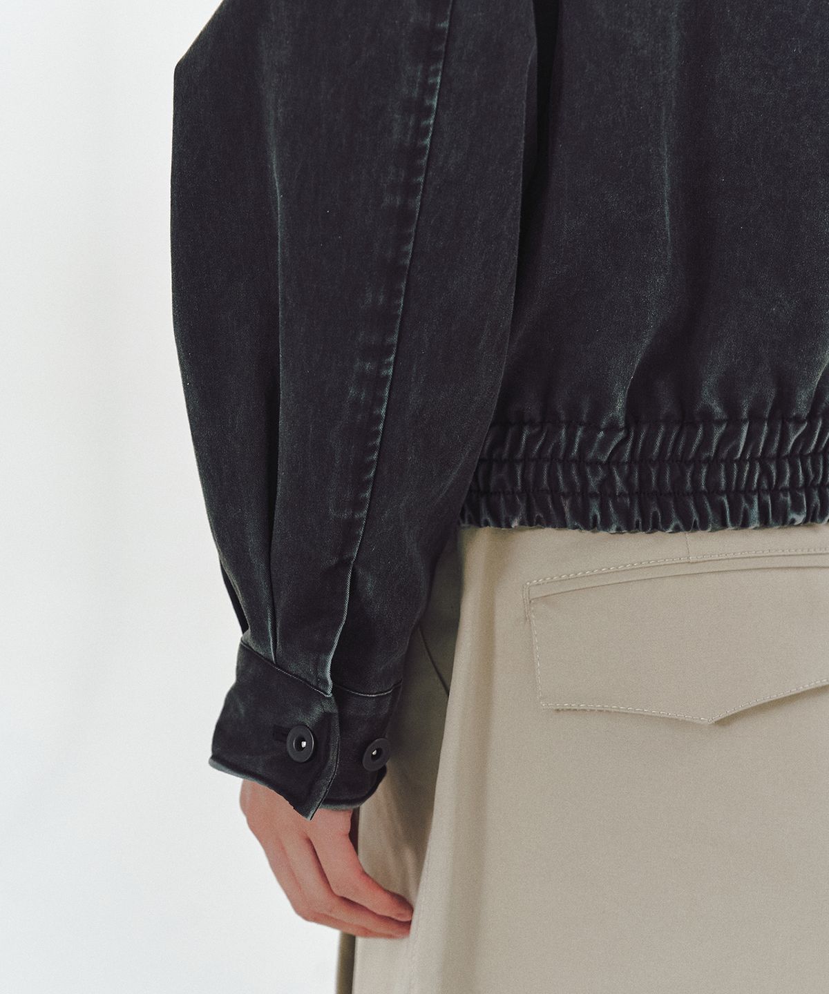 엠엠아이씨(MMIC) VOID BLOUSON (BLACK)