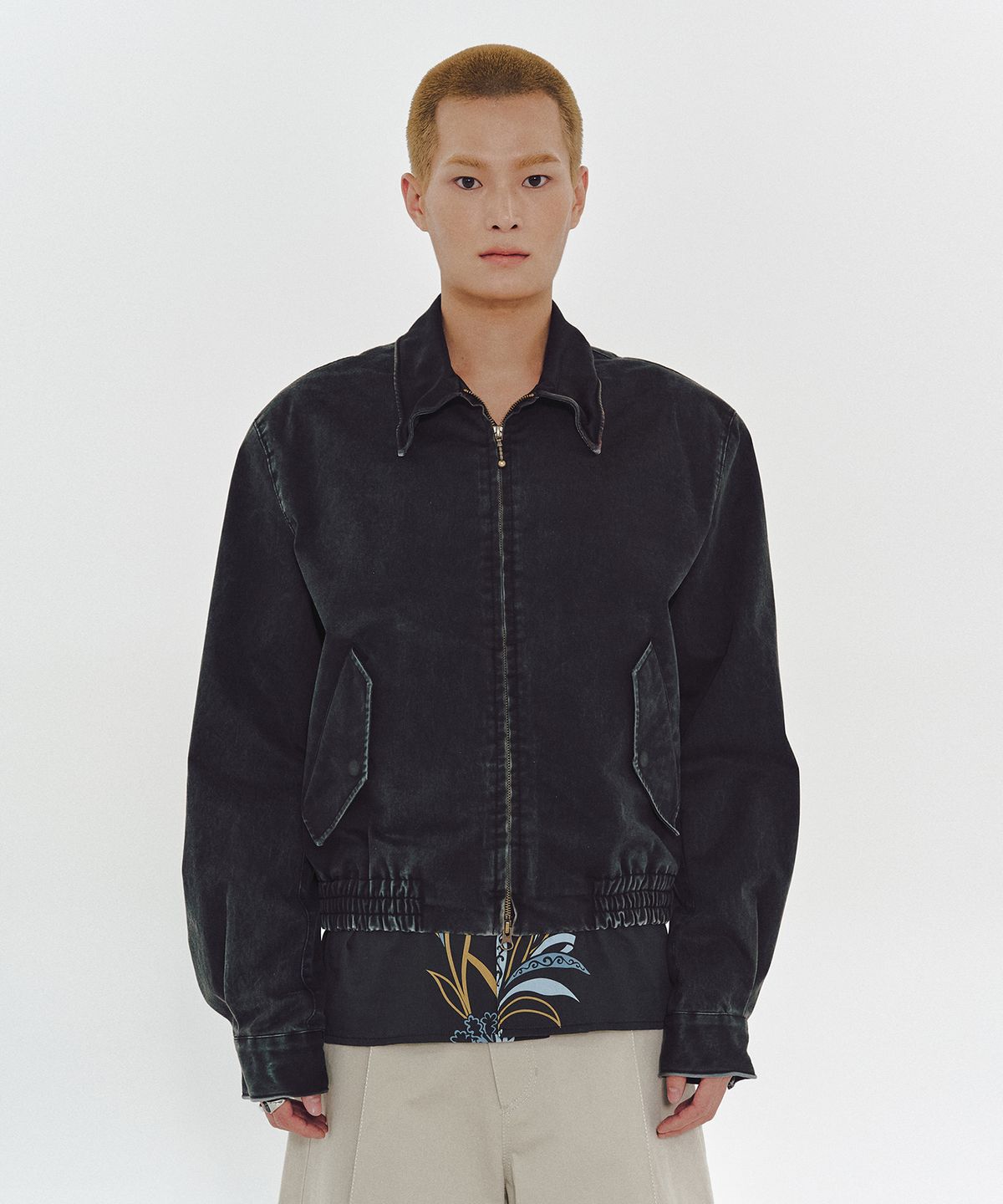 엠엠아이씨(MMIC) VOID BLOUSON (BLACK)