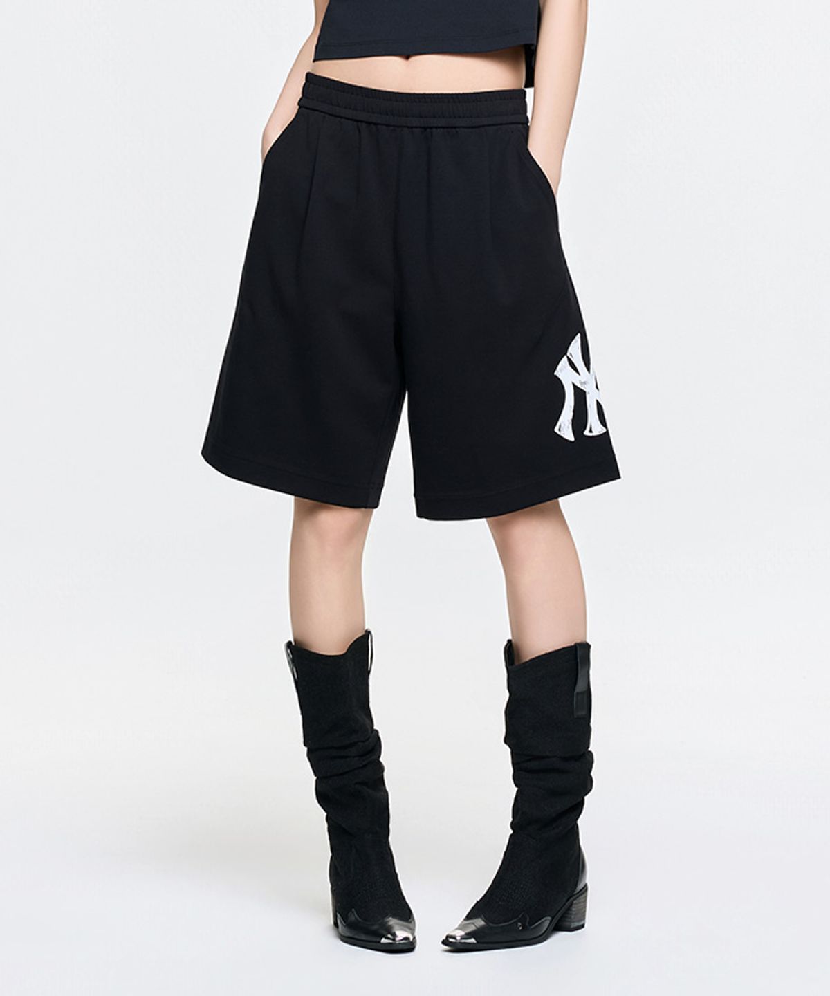 엠엘비(MLB) 베이직 메가로고 6부 반바지 NY (Black)