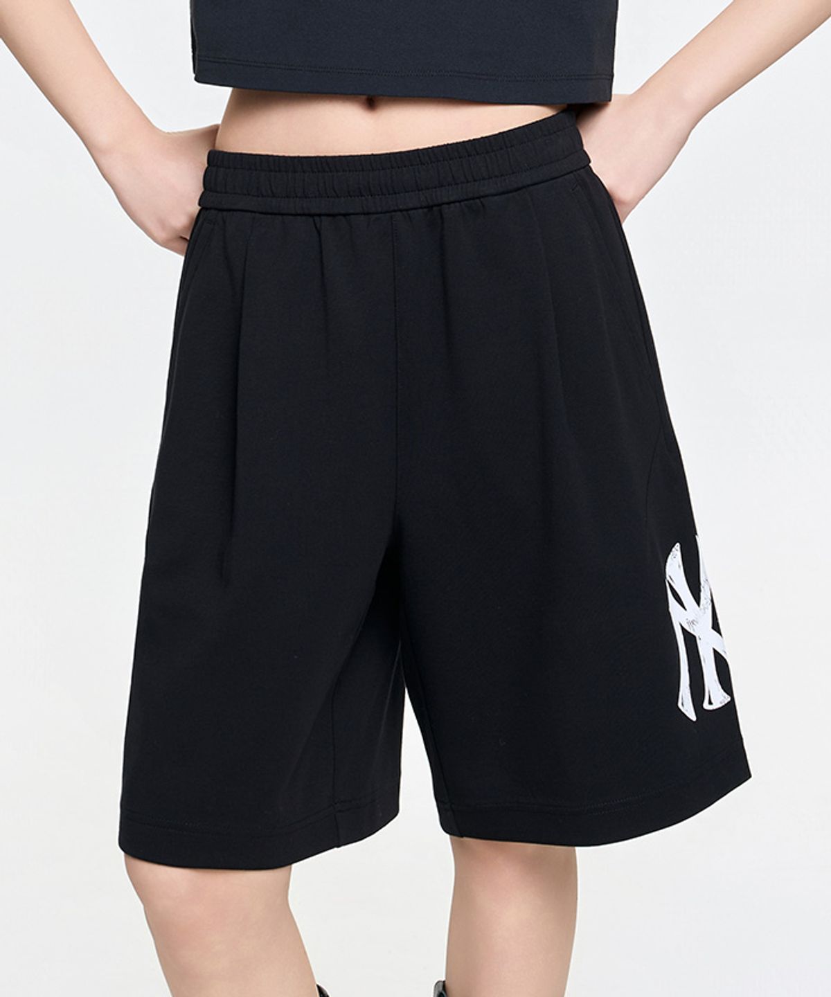엠엘비(MLB) 베이직 메가로고 6부 반바지 NY (Black)