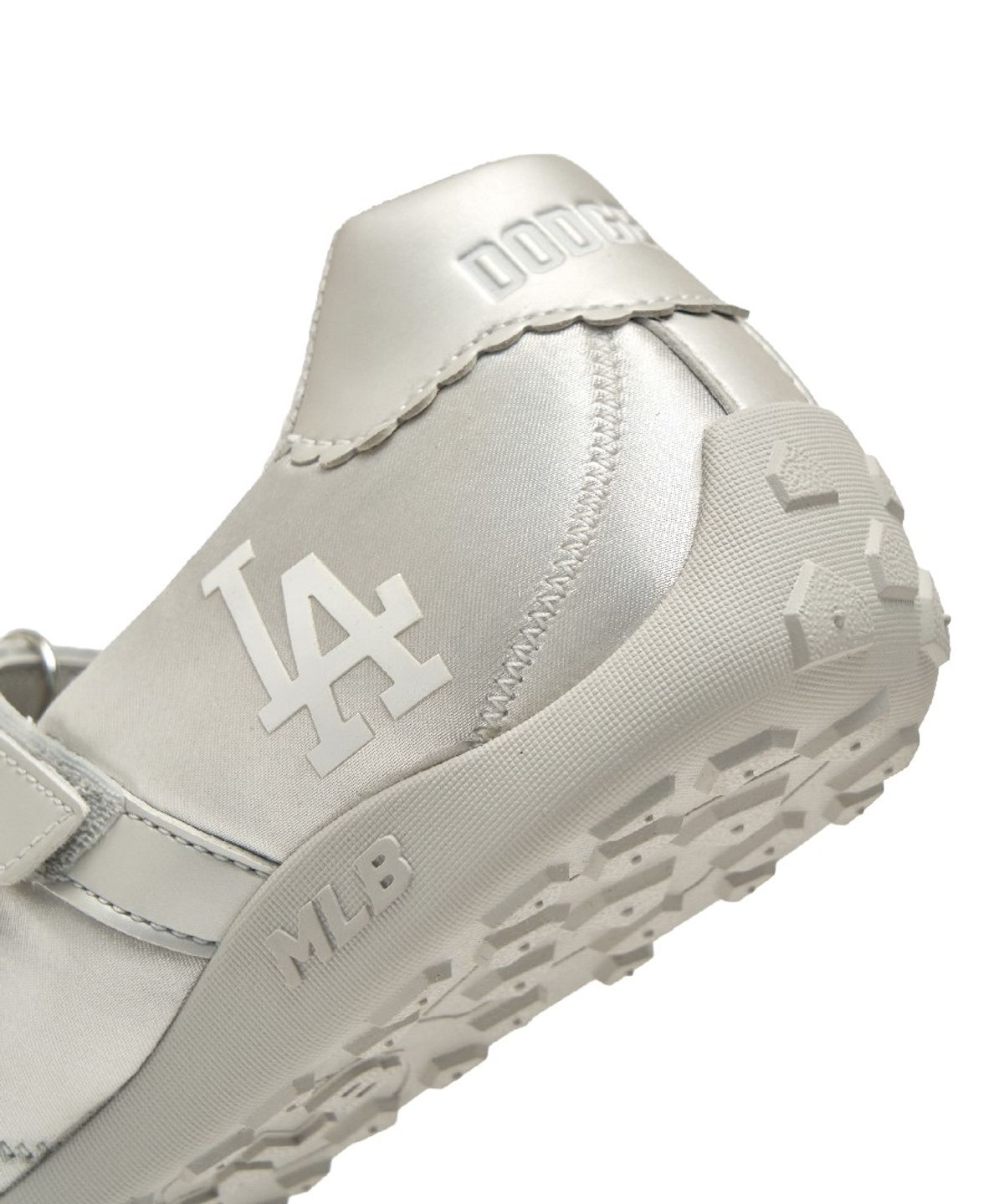 엠엘비(MLB) 슬릭 메리제인 새틴 LA (Silver)