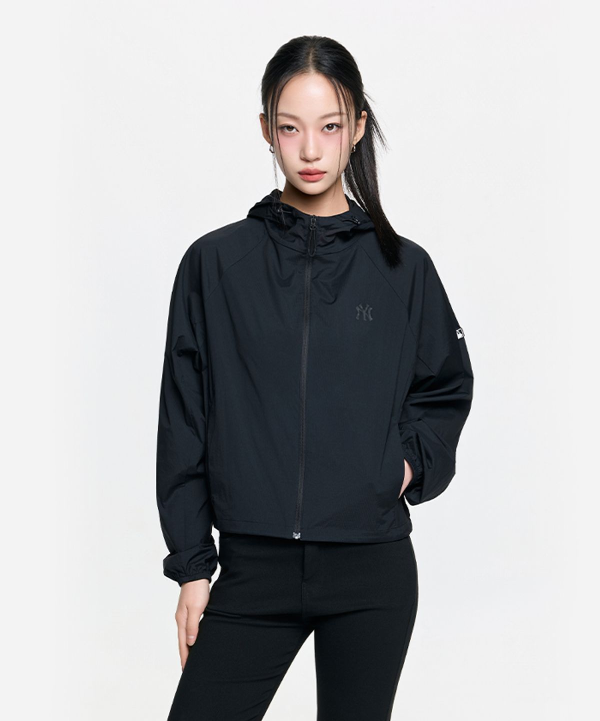 엠엘비(MLB) 여성 스포티브 초경량 러닝 바람막이 NY (Black)