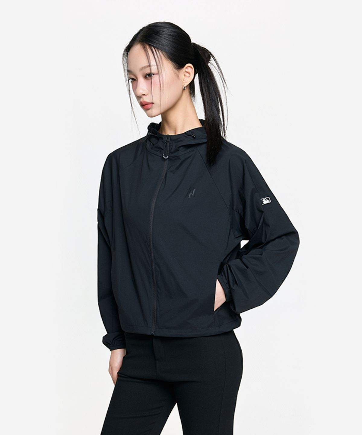 엠엘비(MLB) 여성 스포티브 초경량 러닝 바람막이 NY (Black)