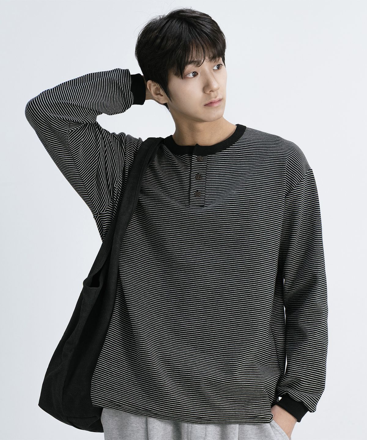 앨빈클로(ALVINCLO) 피치 스트라이프 라운드 긴팔티 AVT952 (2COLOR)