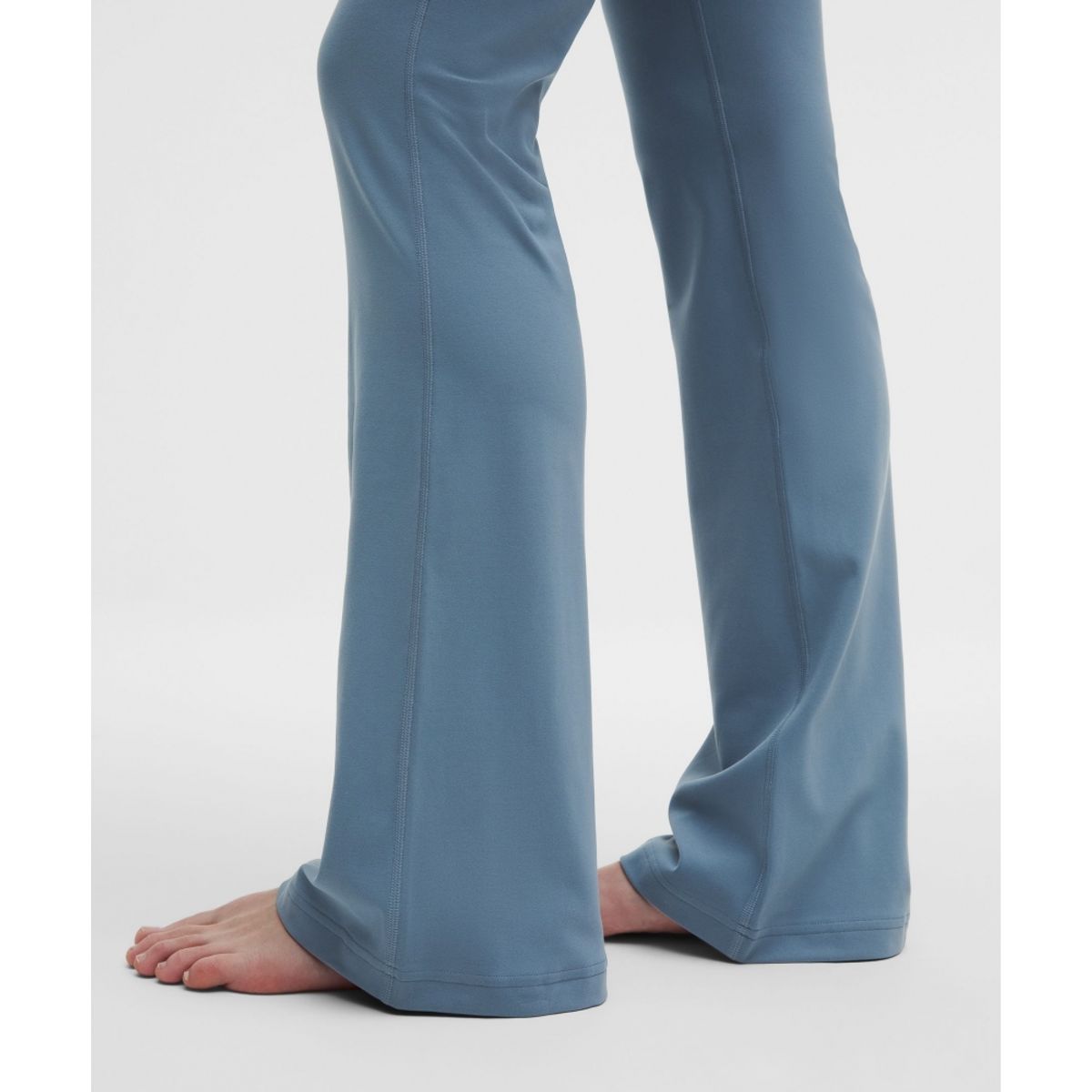룰루레몬(LULULEMON) 그루브 Nulu 슈퍼 하이라이즈 플레어드 팬츠 *레귤러  STLB