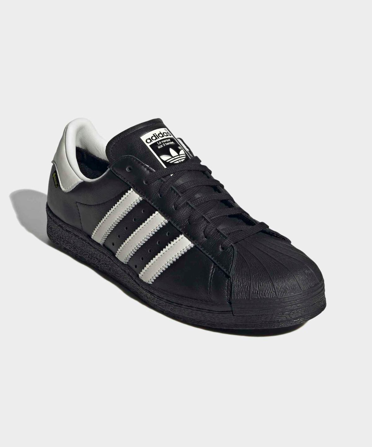 아디다스(ADIDAS) 슈퍼스타 82 고어텍스 - 블랙:화이트 / KI7819