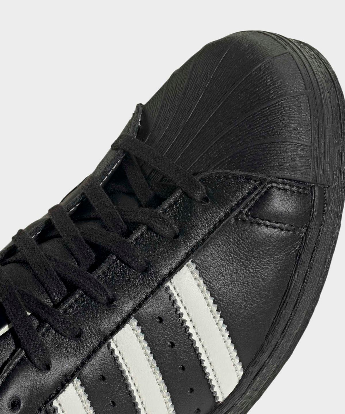 아디다스(ADIDAS) 슈퍼스타 82 고어텍스 - 블랙:화이트 / KI7819